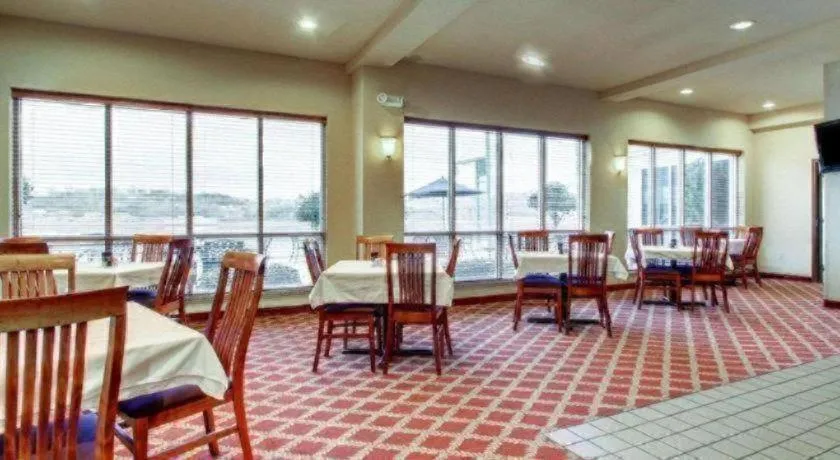 Clarion Suites Vidalia Riverfront