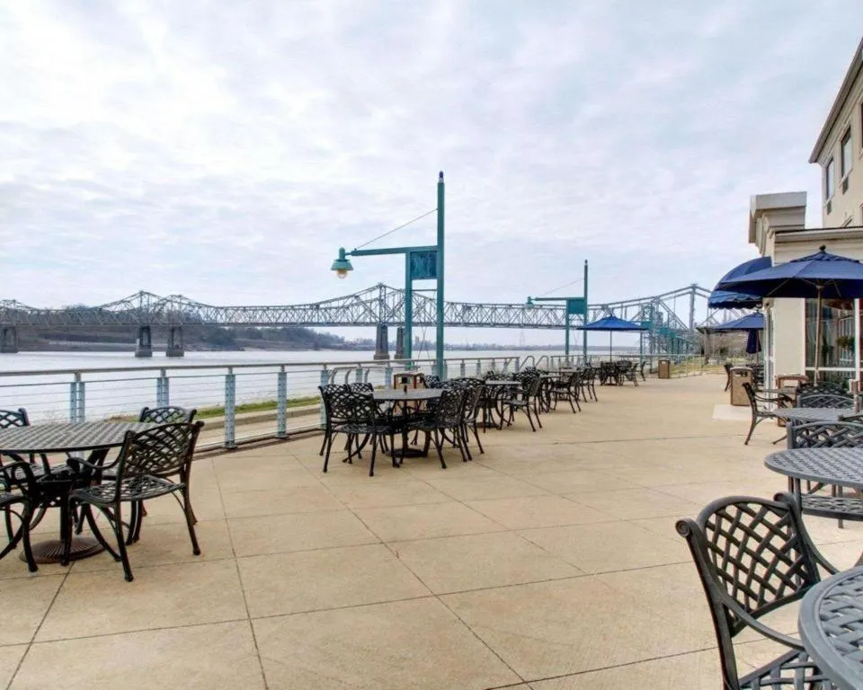 Clarion Suites Vidalia Riverfront