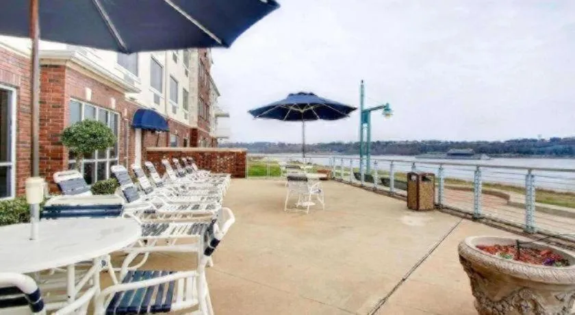 Clarion Suites Vidalia Riverfront