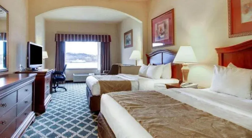 Bed in Clarion Suites Vidalia Riverfront Bed in Clarion Suites Vidalia Riverfront