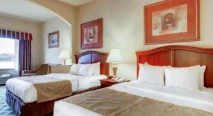 Clarion Suites Vidalia Riverfront