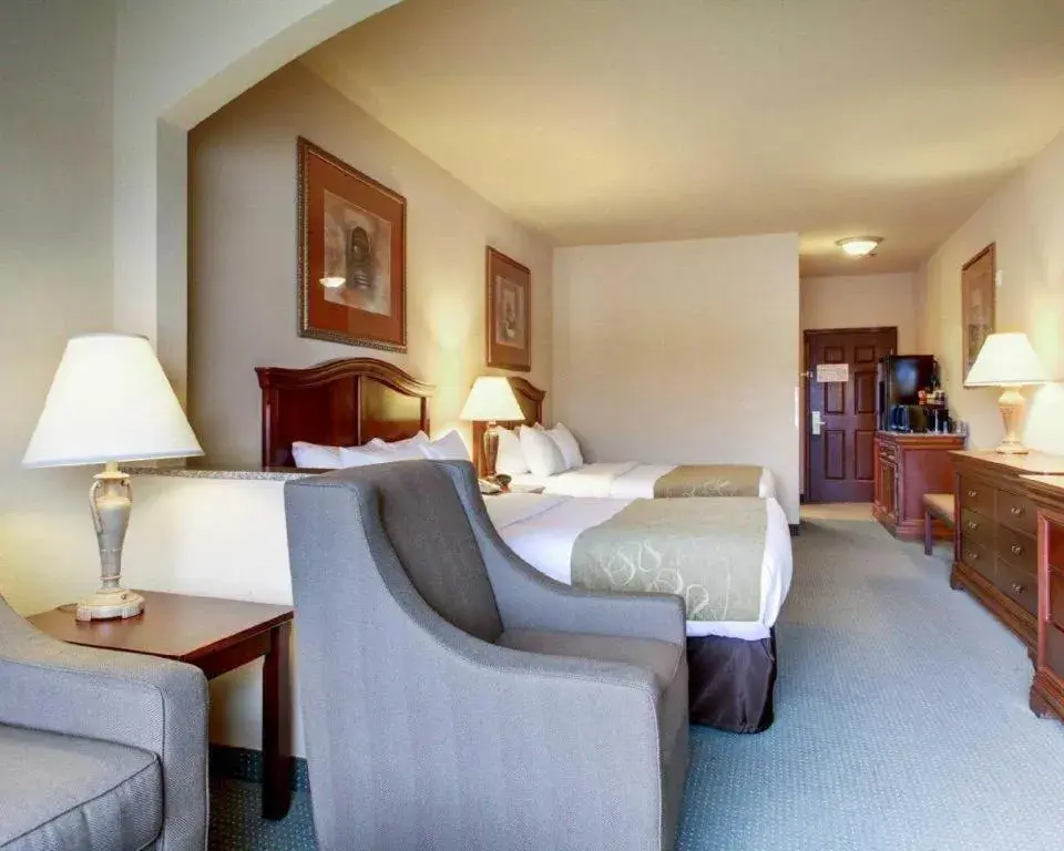 Bed in Clarion Suites Vidalia Riverfront Bed in Clarion Suites Vidalia Riverfront