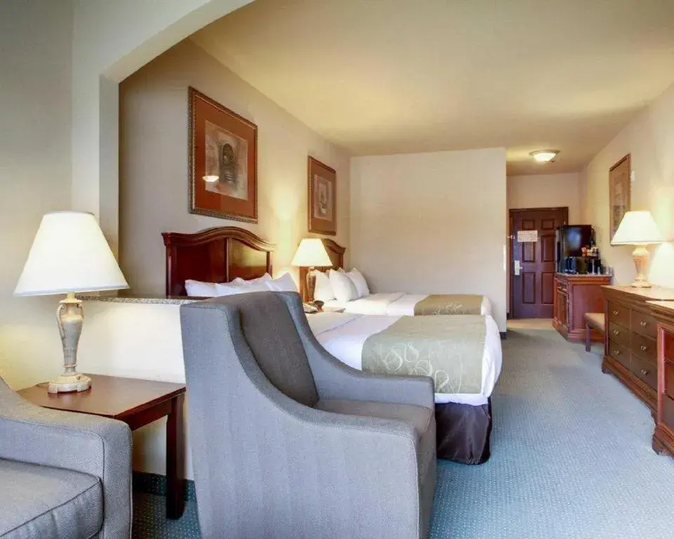 Bed in Clarion Suites Vidalia Riverfront Bed in Clarion Suites Vidalia Riverfront