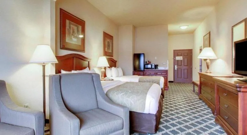 Clarion Suites Vidalia Riverfront