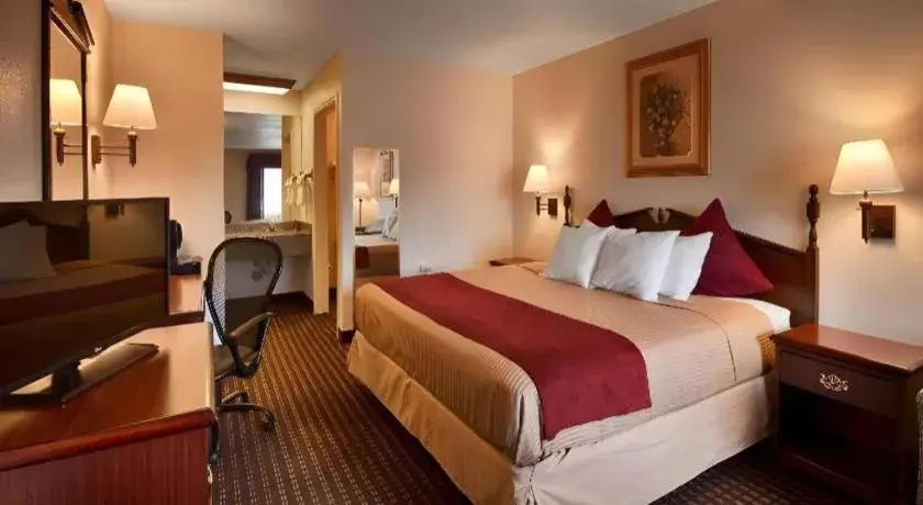 Bed in Best Western Johnson City Inn Bed in Best Western Johnson City Inn