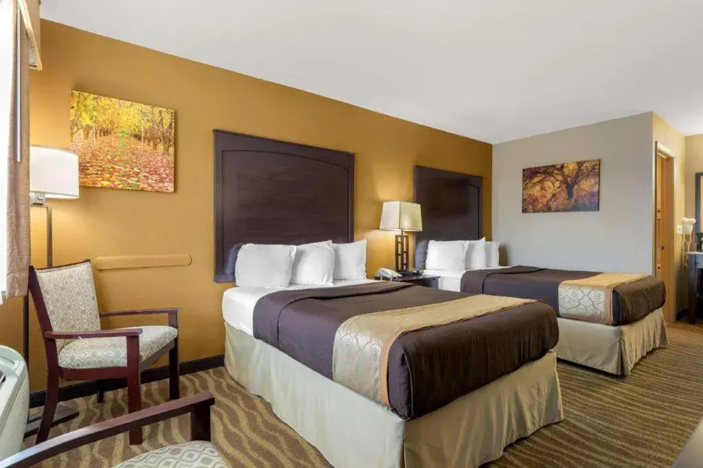 Bed in Best Western Taylor Inn Bed in Best Western Taylor Inn