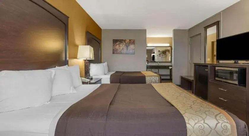 Bed in Best Western Taylor Inn Bed in Best Western Taylor Inn