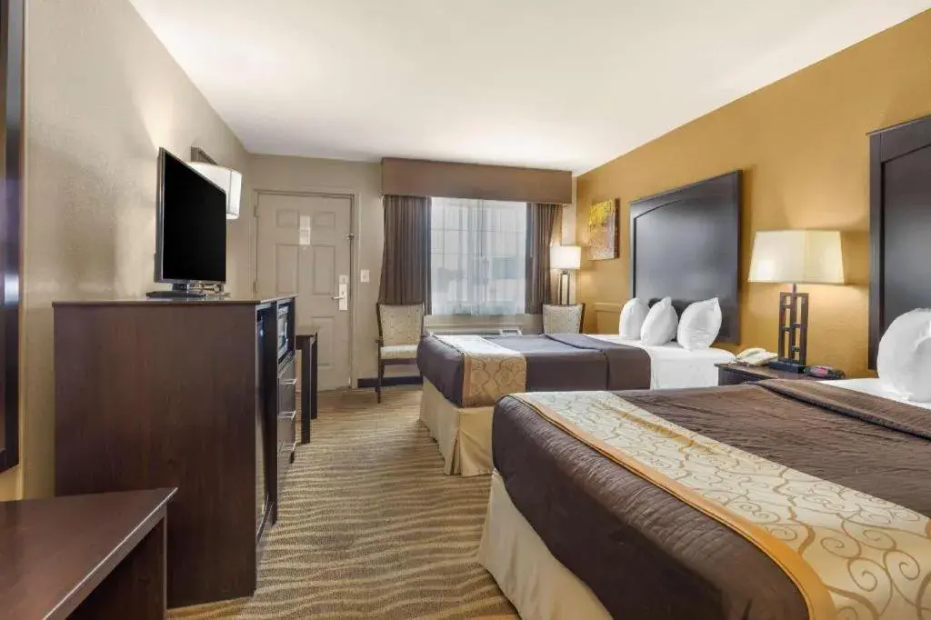 Bed in Best Western Taylor Inn Bed in Best Western Taylor Inn