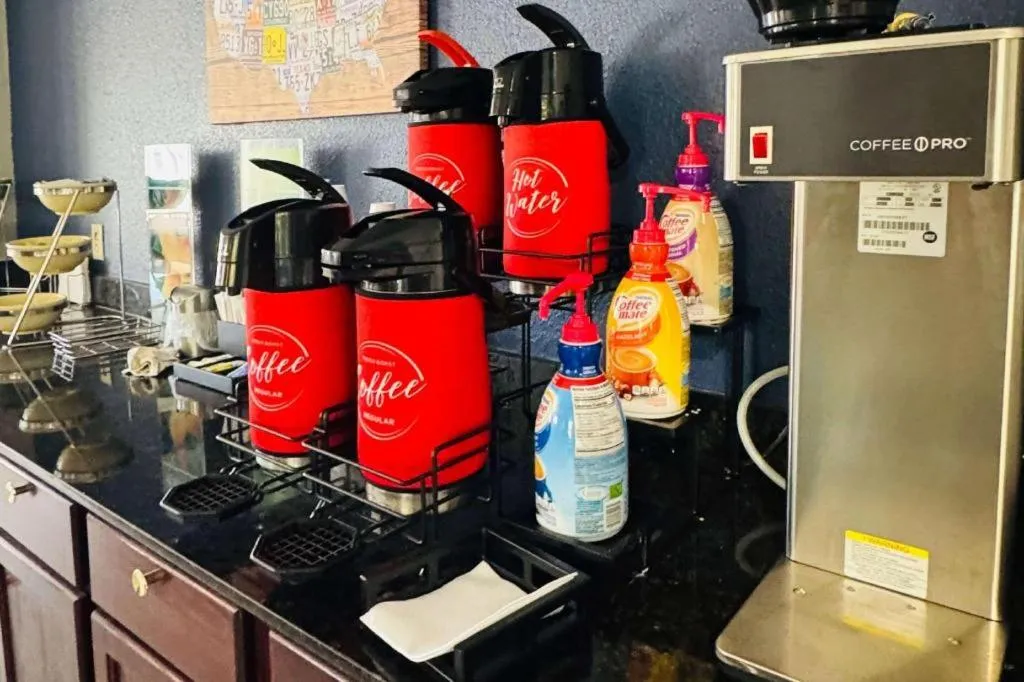 Quality Inn And Suites Centerv