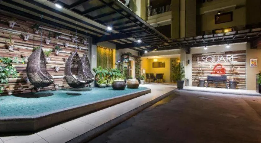 L Square Hotel