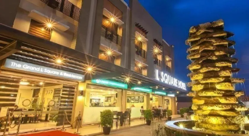 L Square Hotel