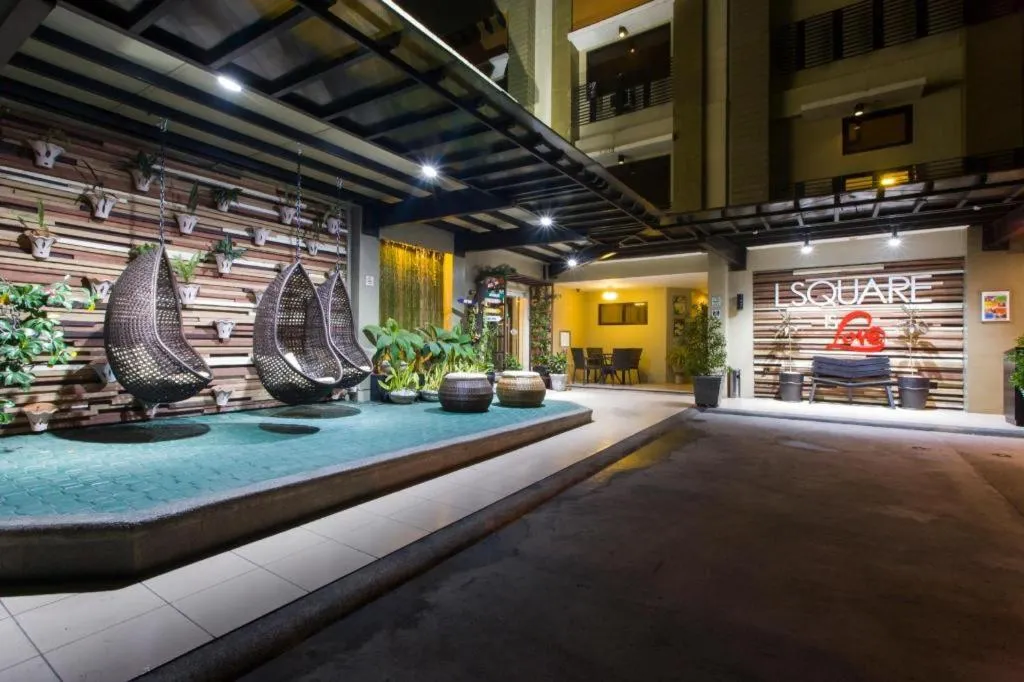L Square Hotel
