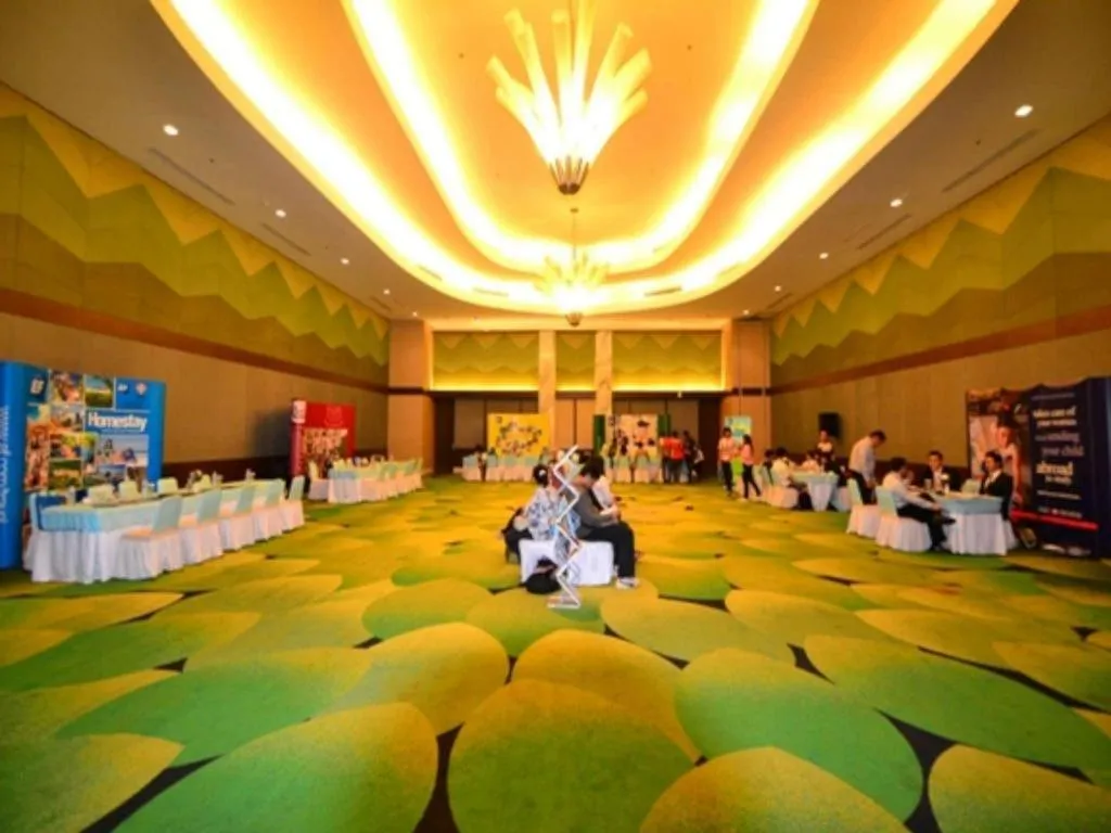 IPB Convention Hotel Botani Square