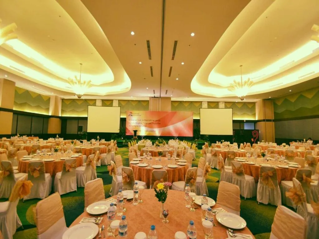 IPB Convention Hotel Botani Square