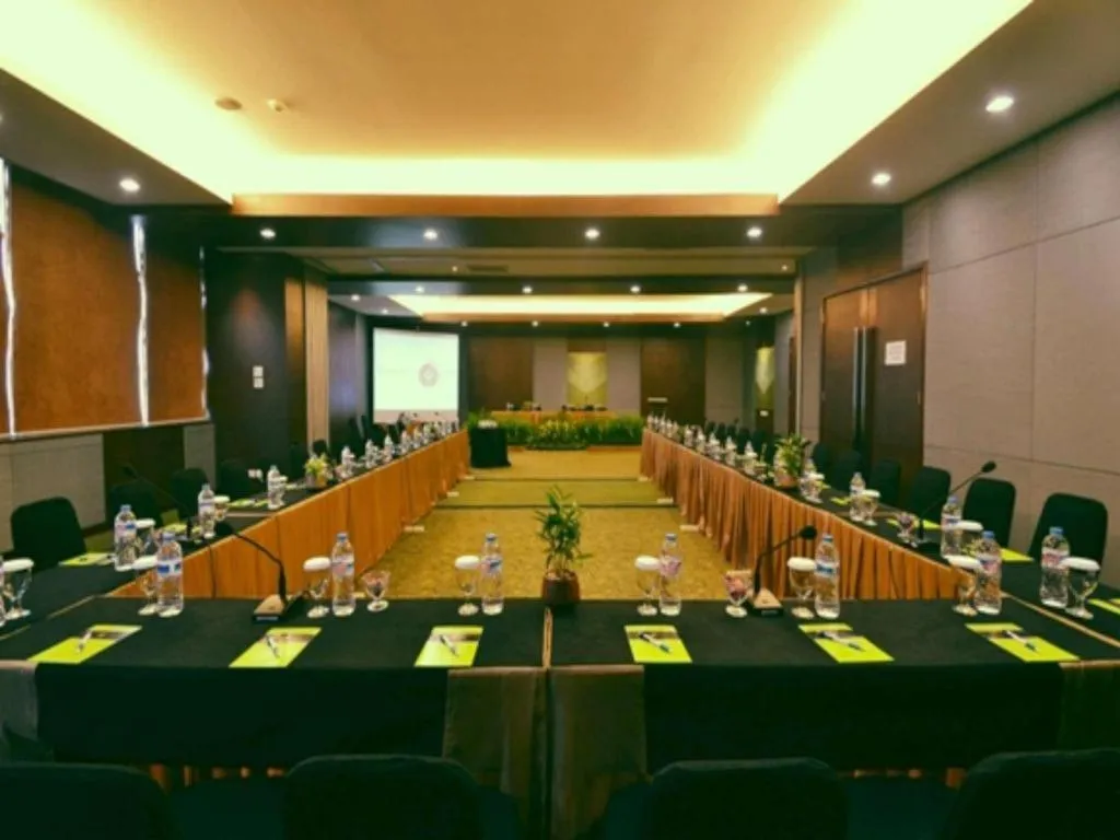 IPB Convention Hotel Botani Square