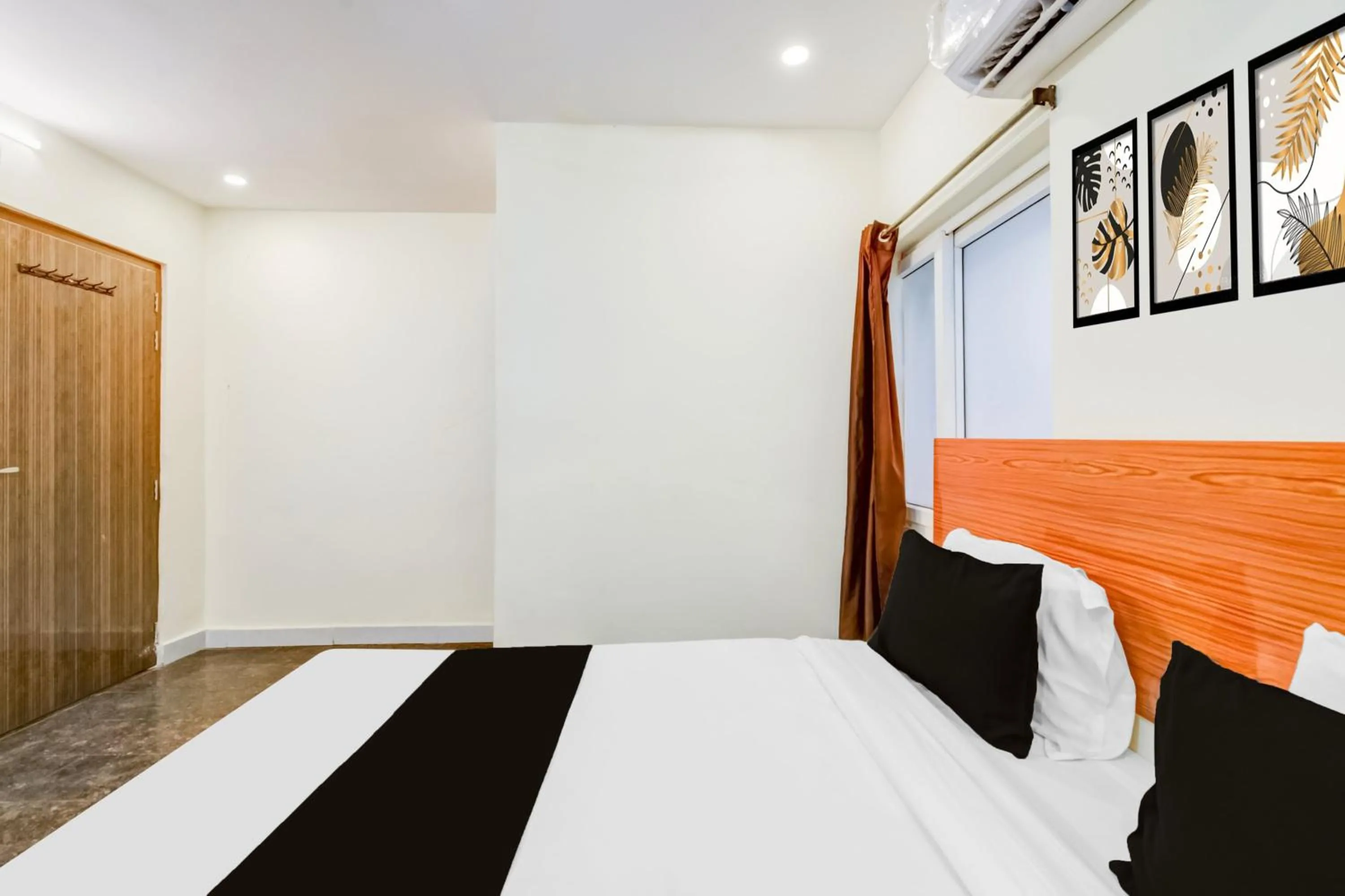 Bedroom, Bed in Hotel O Neredmet Road