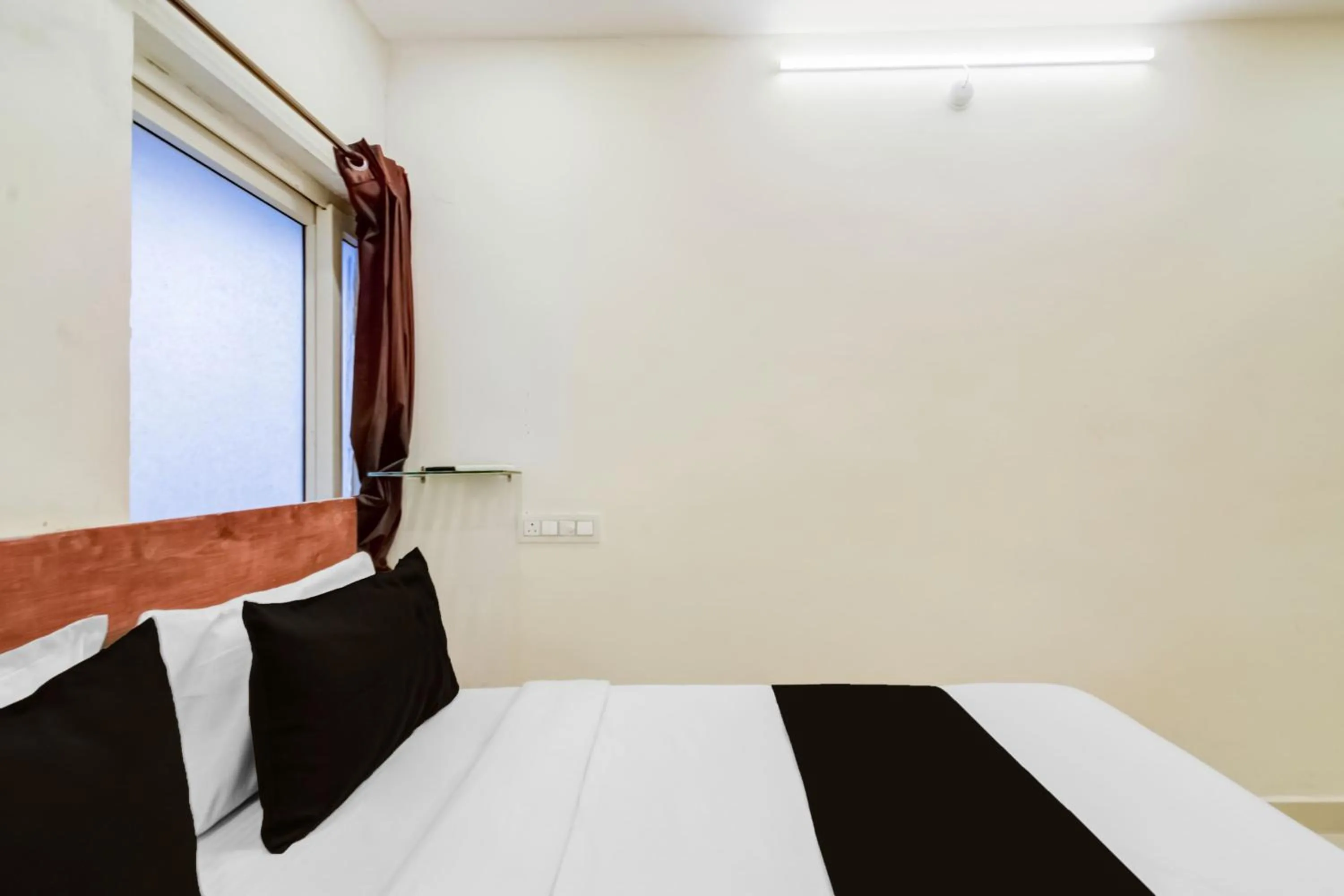 Bedroom, Bed in Hotel O Neredmet Road