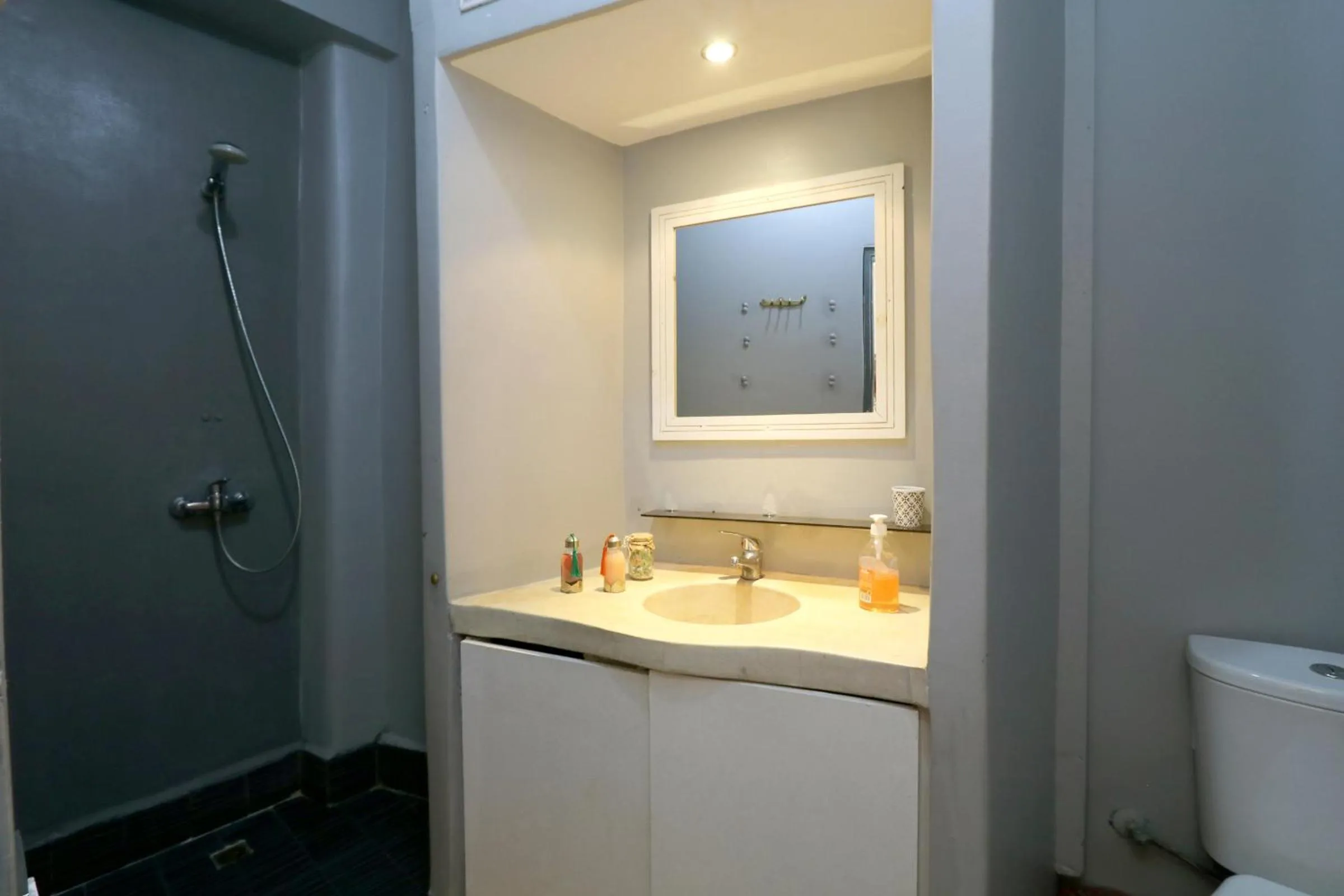 Shower in Diamant La Ville Rouge