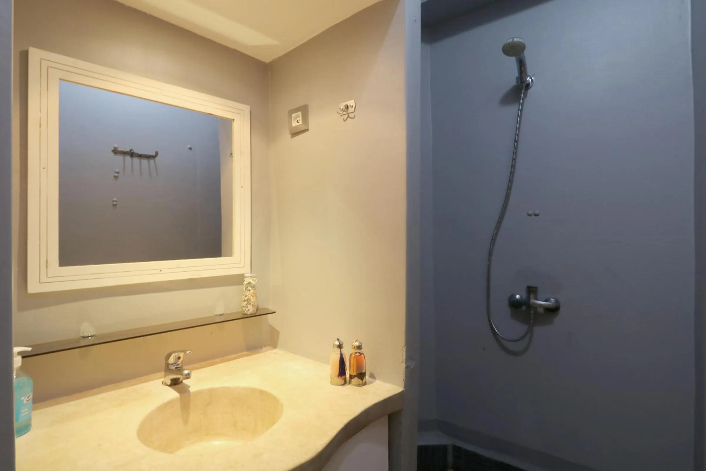 Shower in Diamant La Ville Rouge