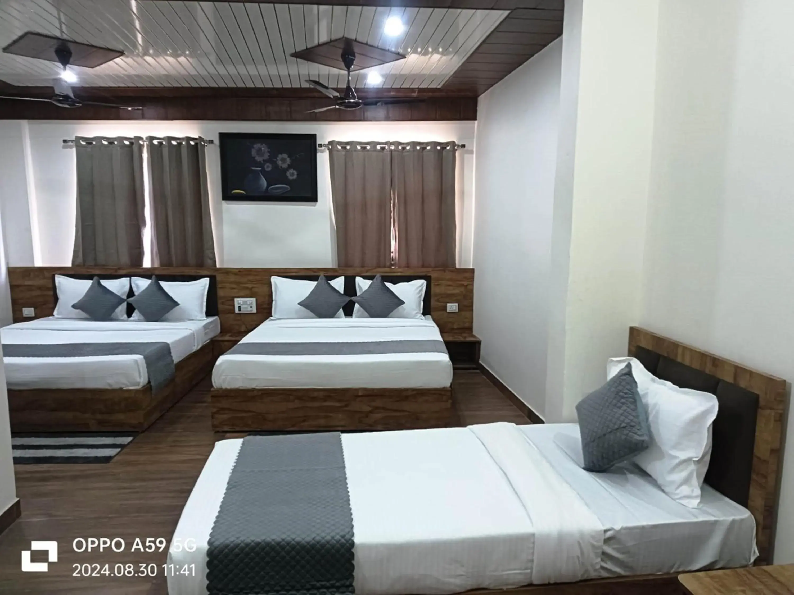Bedroom in ShriGo Hotel Pushpa Residency Bedroom in ShriGo Hotel Pushpa Residency