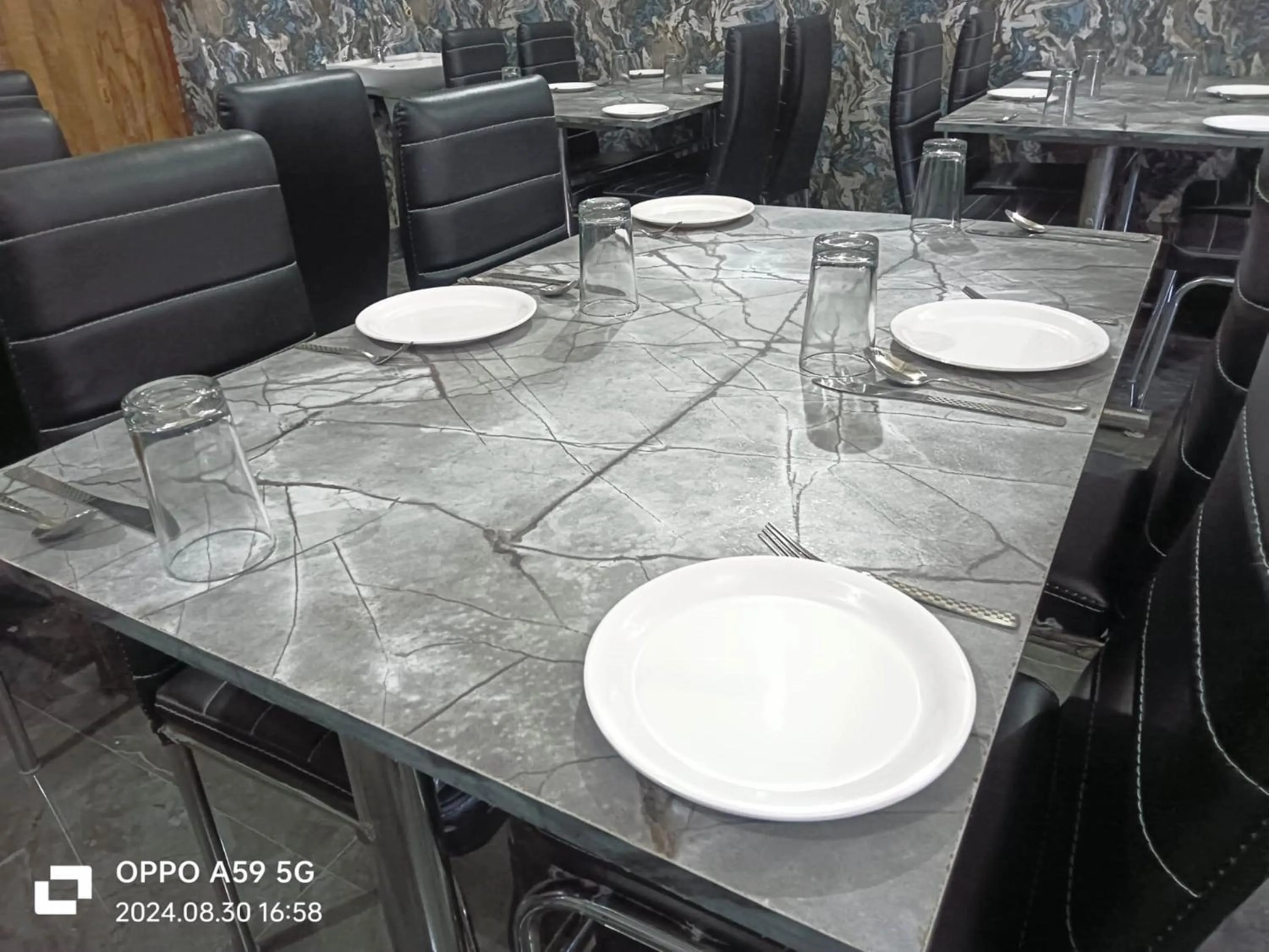 Restaurant/places to eat in ShriGo Hotel Pushpa Residency