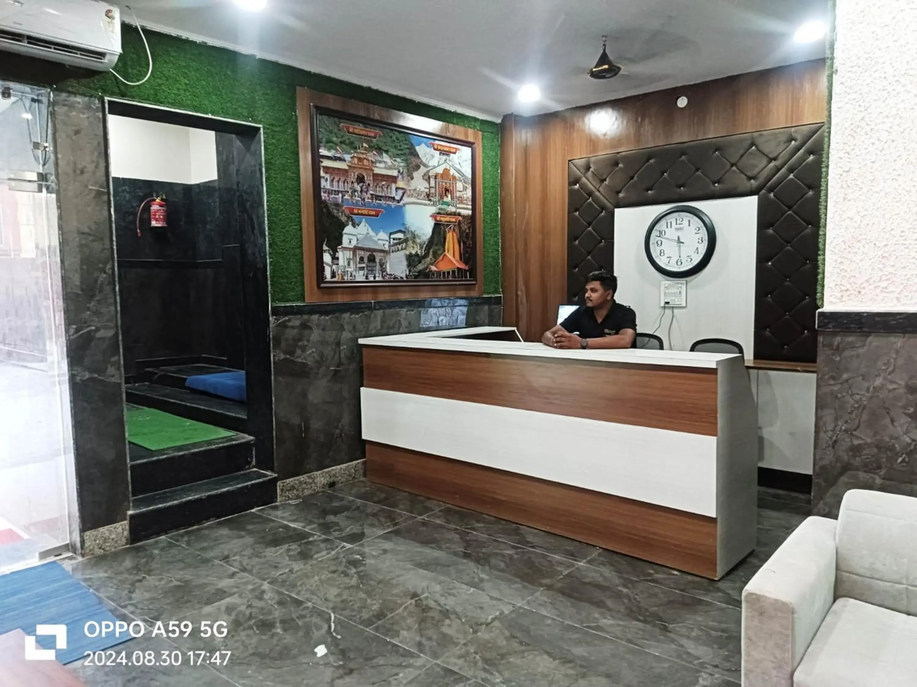 Lobby or reception in ShriGo Hotel Pushpa Residency Lobby or reception in ShriGo Hotel Pushpa Residency