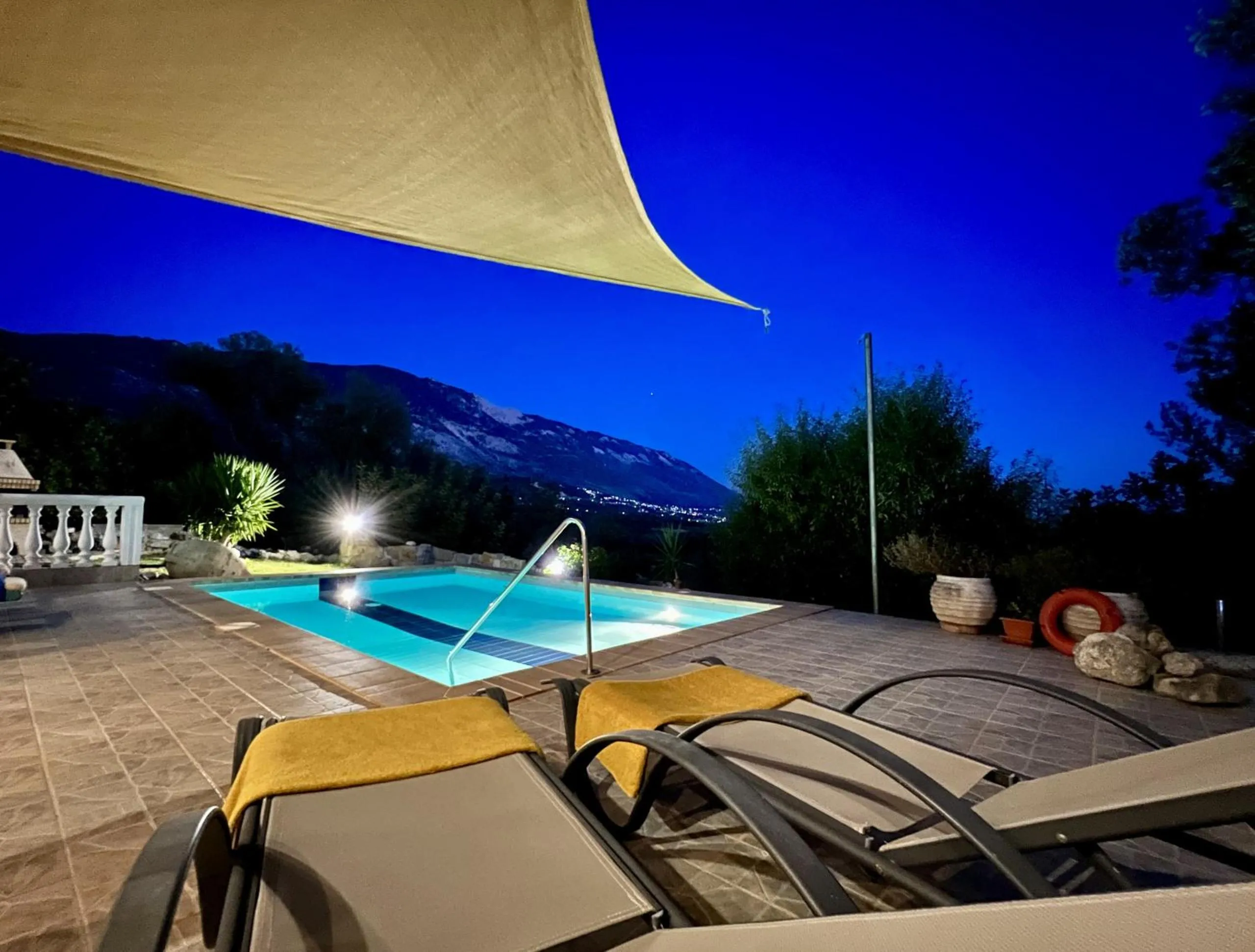 Swimming pool in Villa Yianna