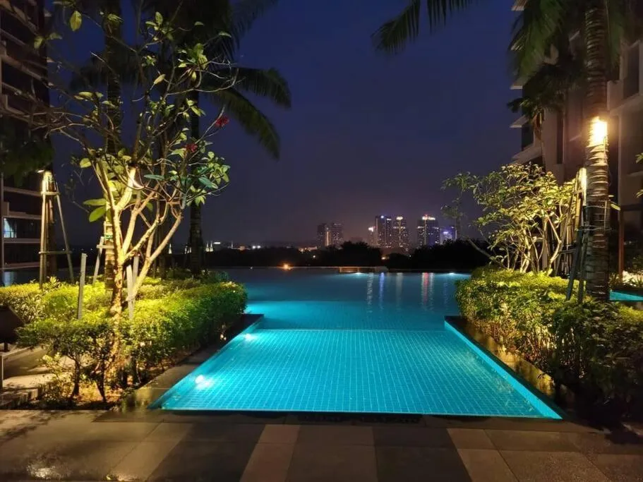 GM 2904 Couple Cozy Netflix 100mbps BySTAY