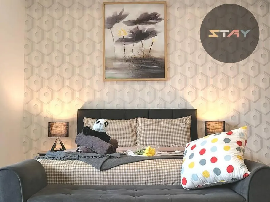 GM 2904 Couple Cozy Netflix 100mbps BySTAY