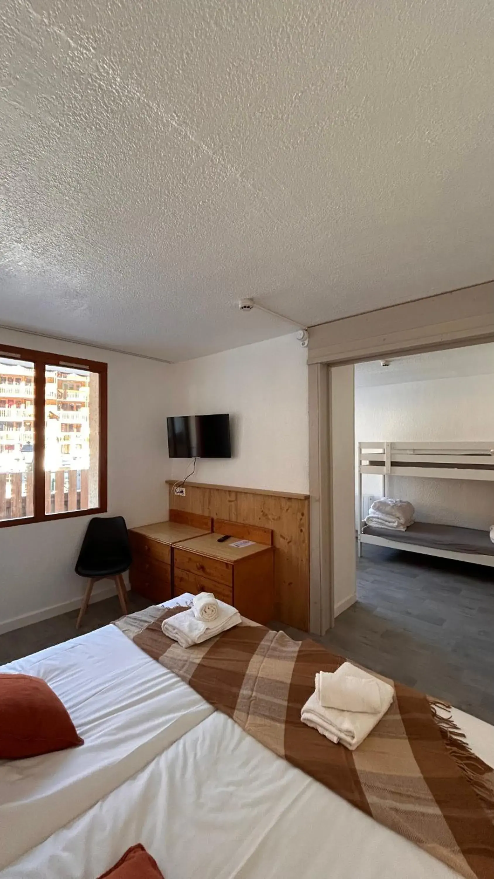 Quadruple Room in Hôtel Valfréjus Vacances Quadruple Room in Hôtel Valfréjus Vacances