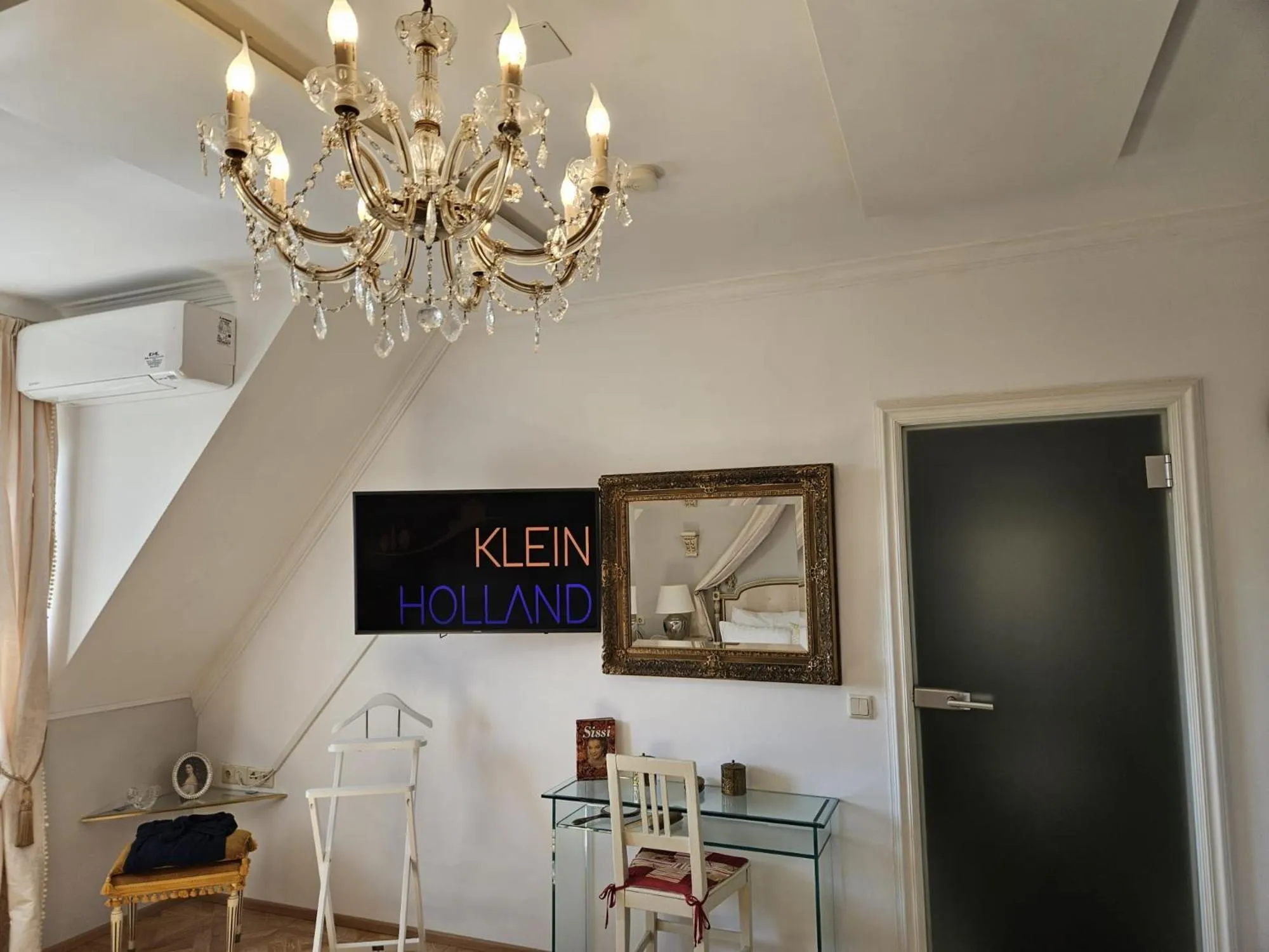 TV and multimedia in Klein Holland