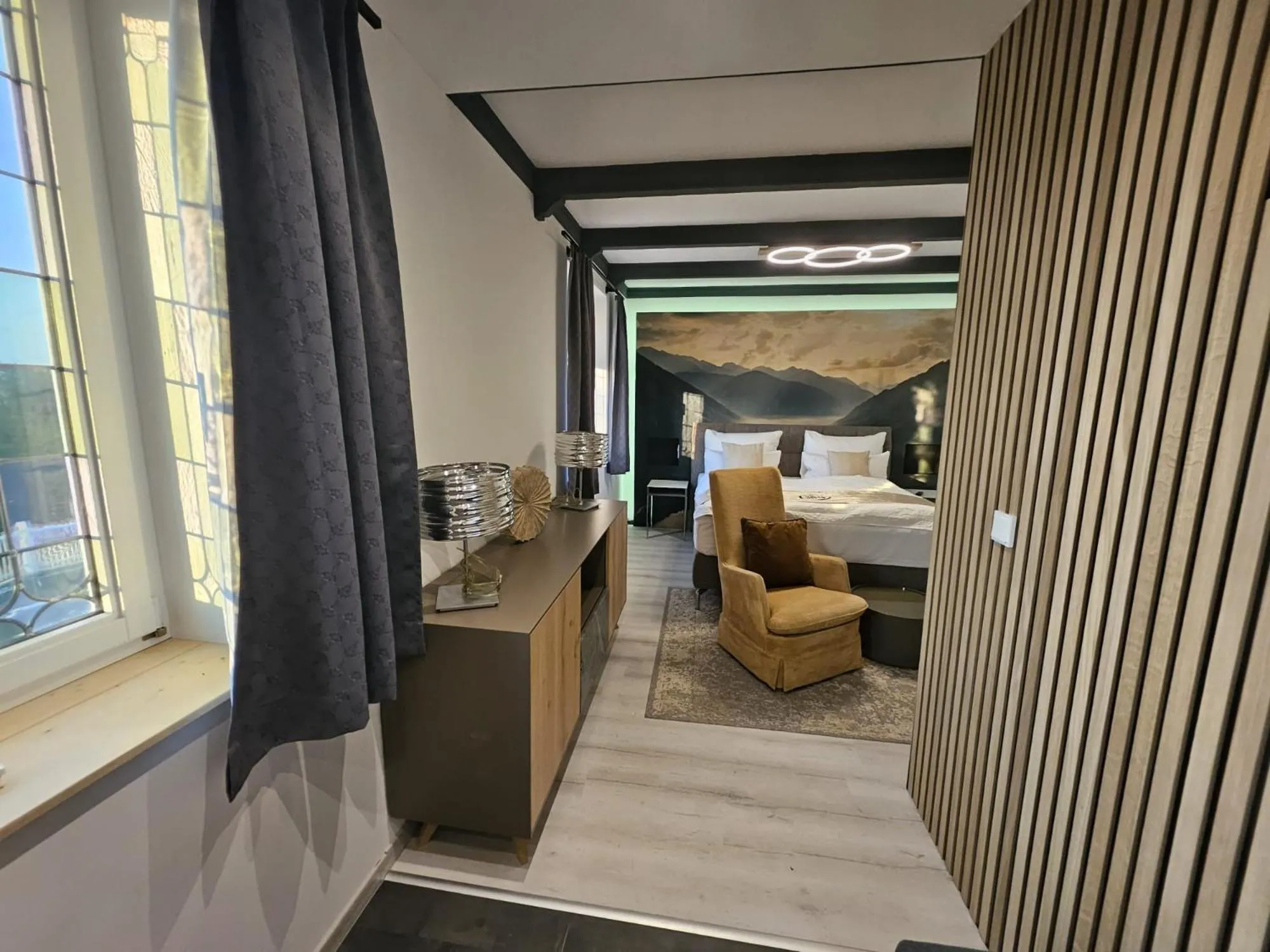 Photo of the whole room in Klein Holland