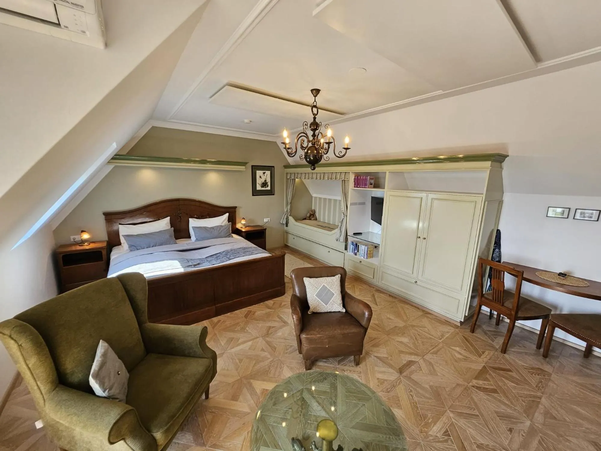 TV and multimedia, Bed in Klein Holland