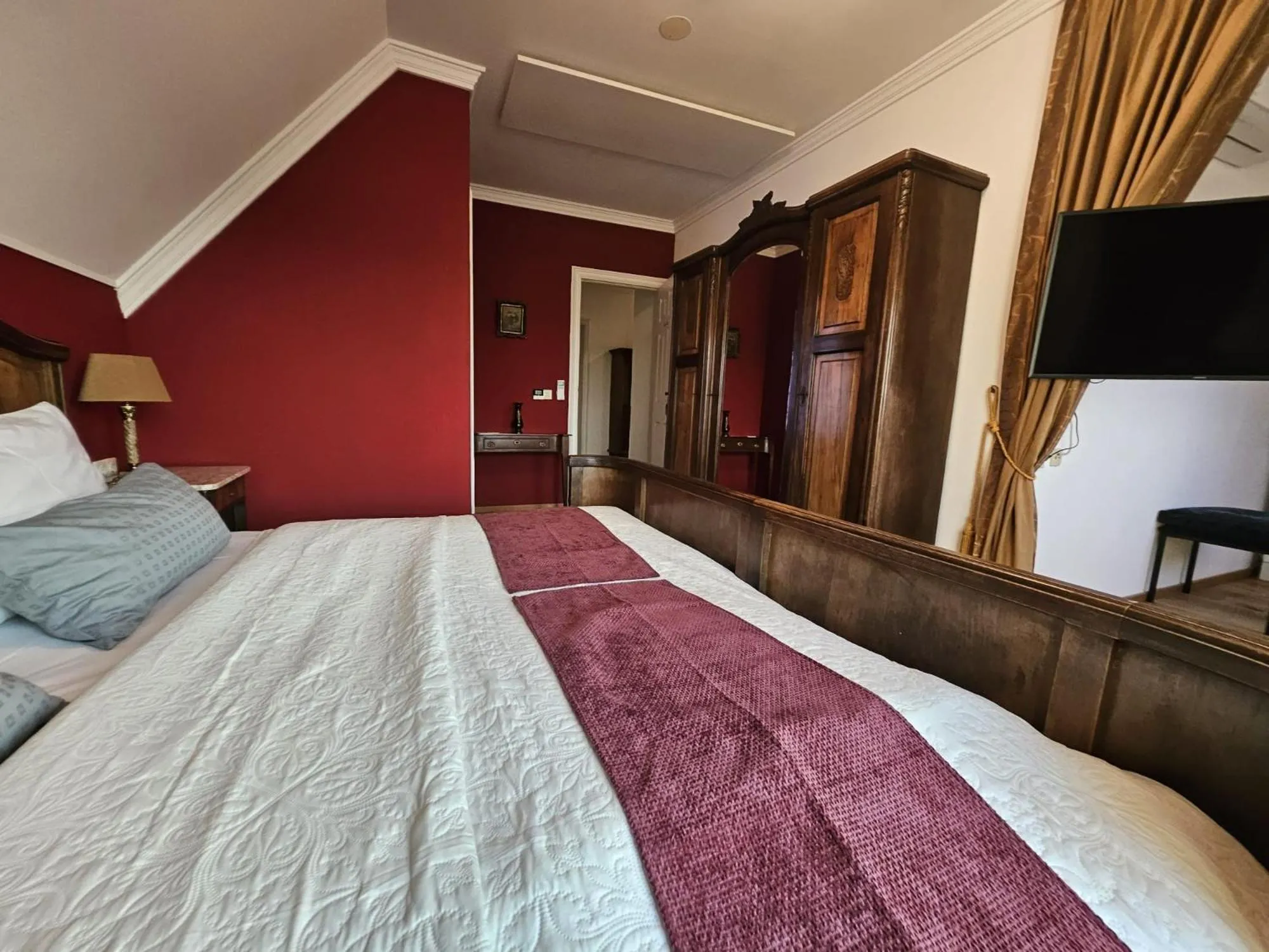 Photo of the whole room, Bed in Klein Holland