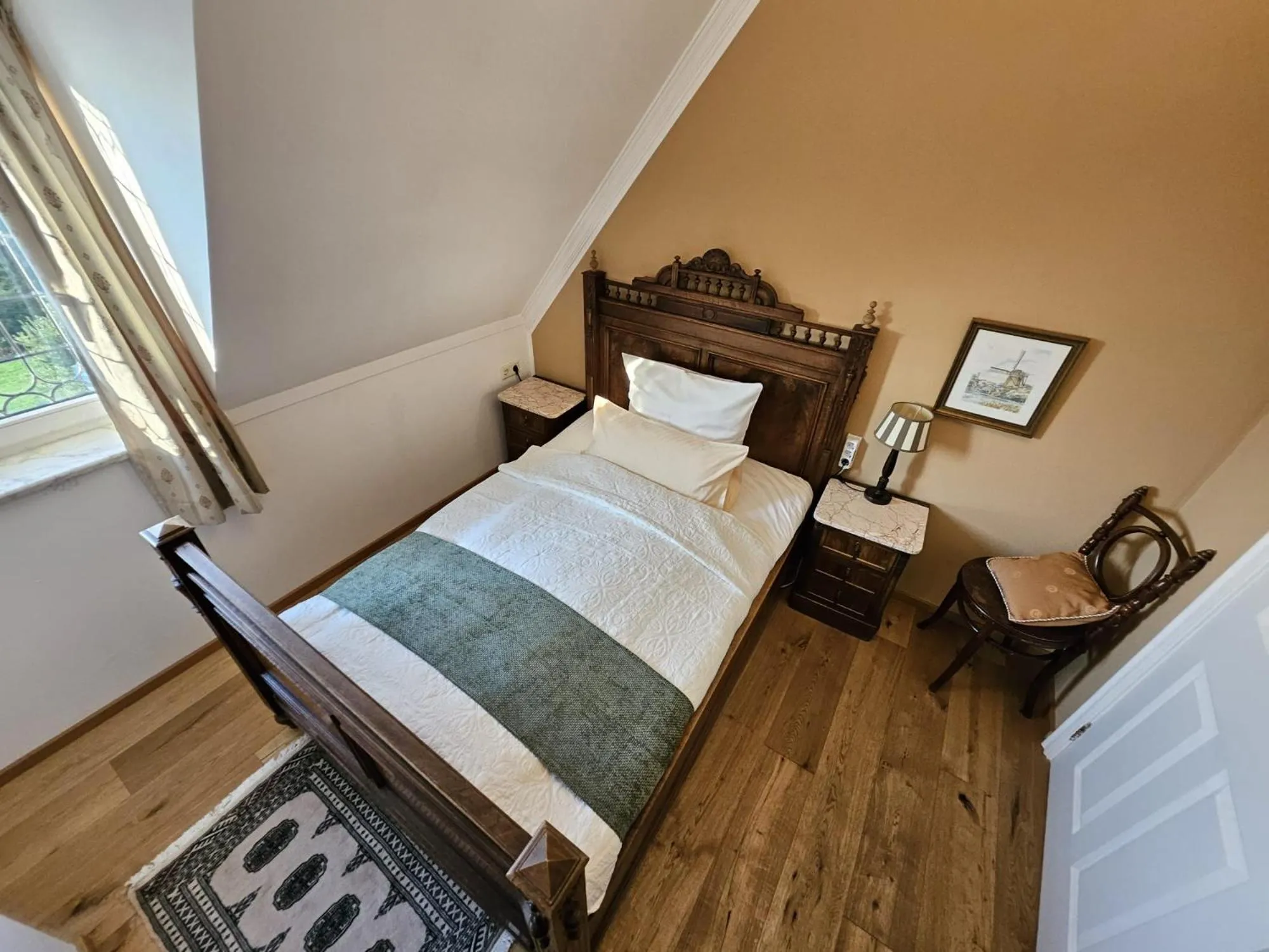 Photo of the whole room, Bed in Klein Holland