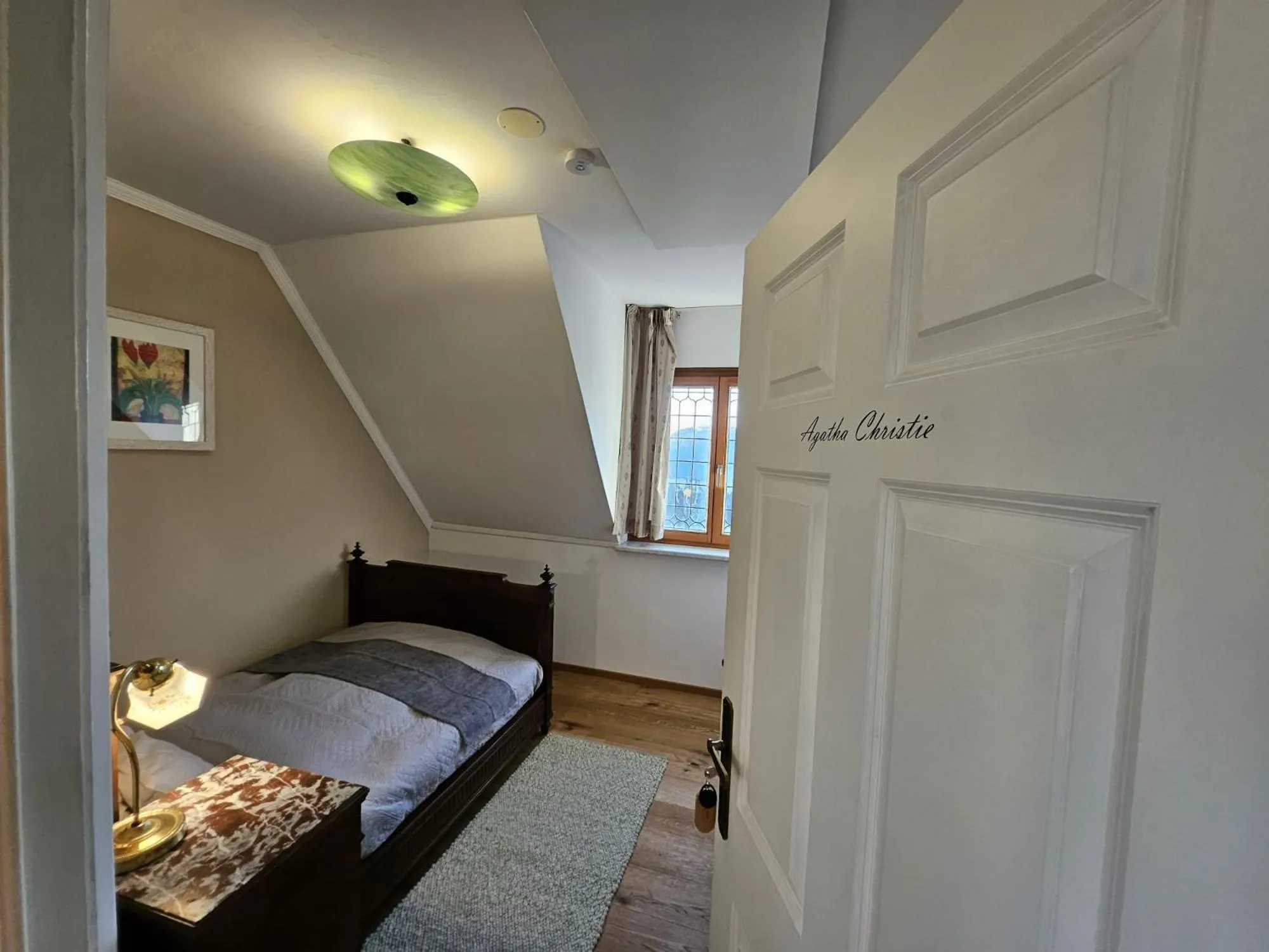 Photo of the whole room, Bed in Klein Holland