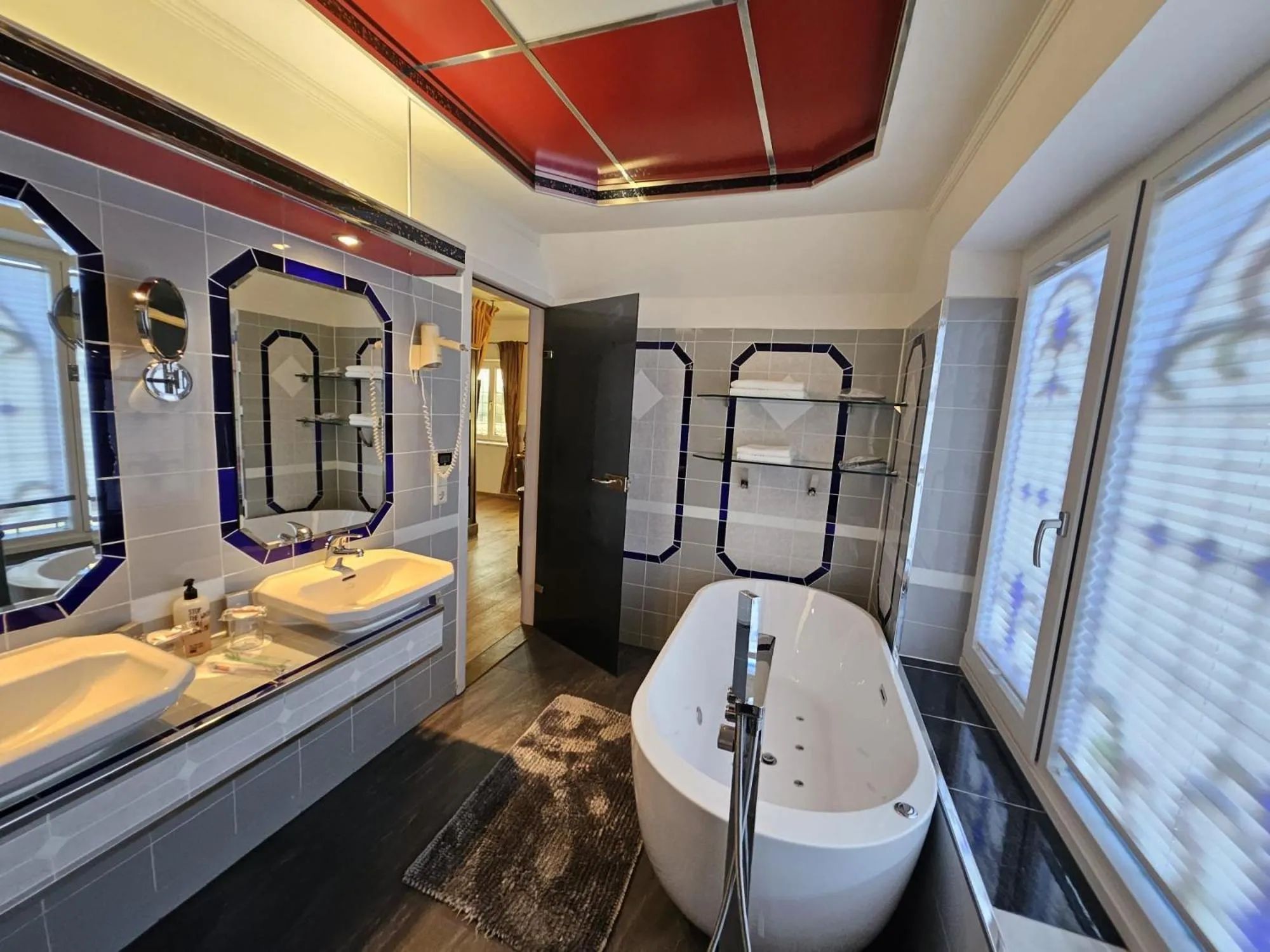 Bathroom, Bed in Klein Holland