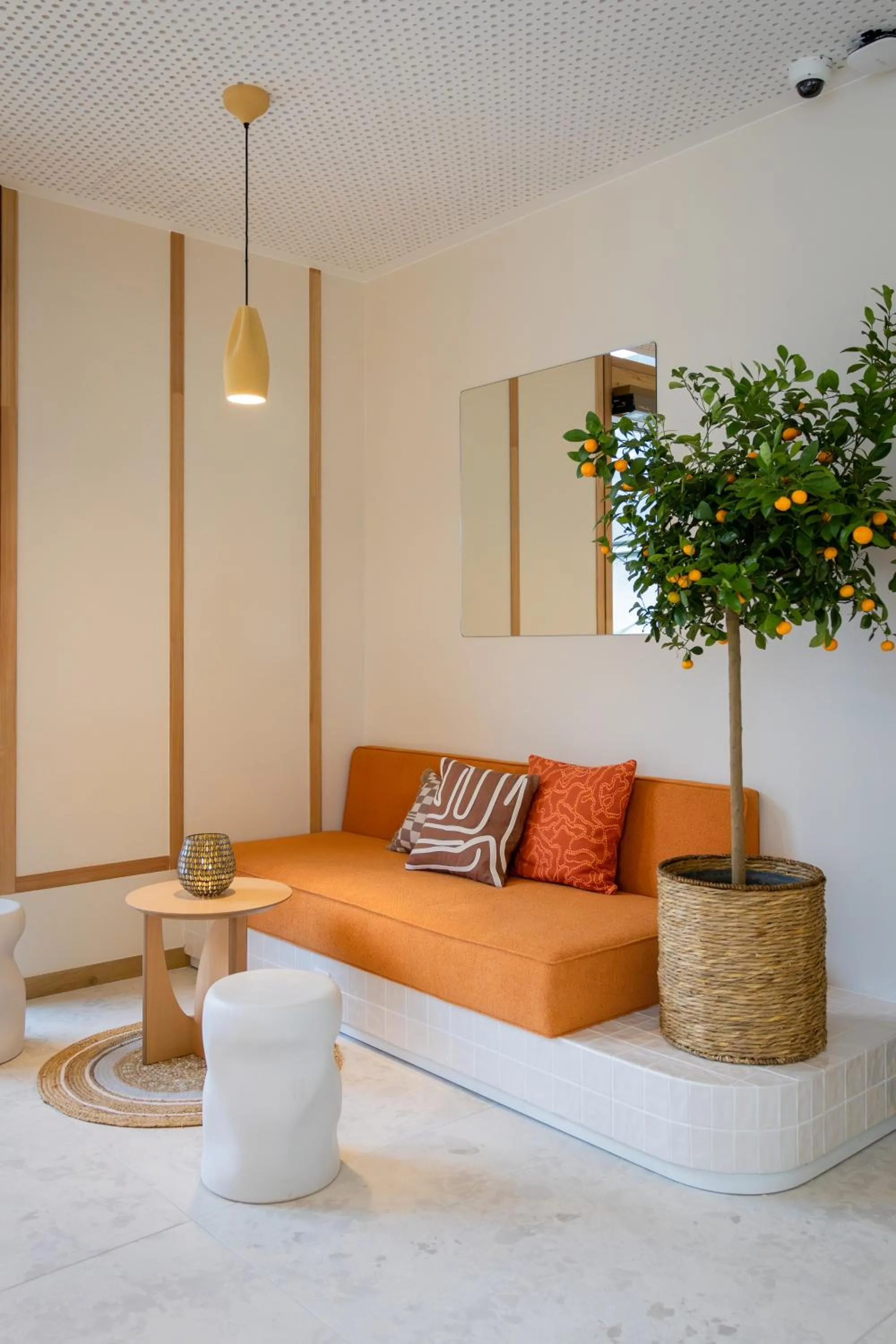 Restaurant/places to eat in HOOD Hotel