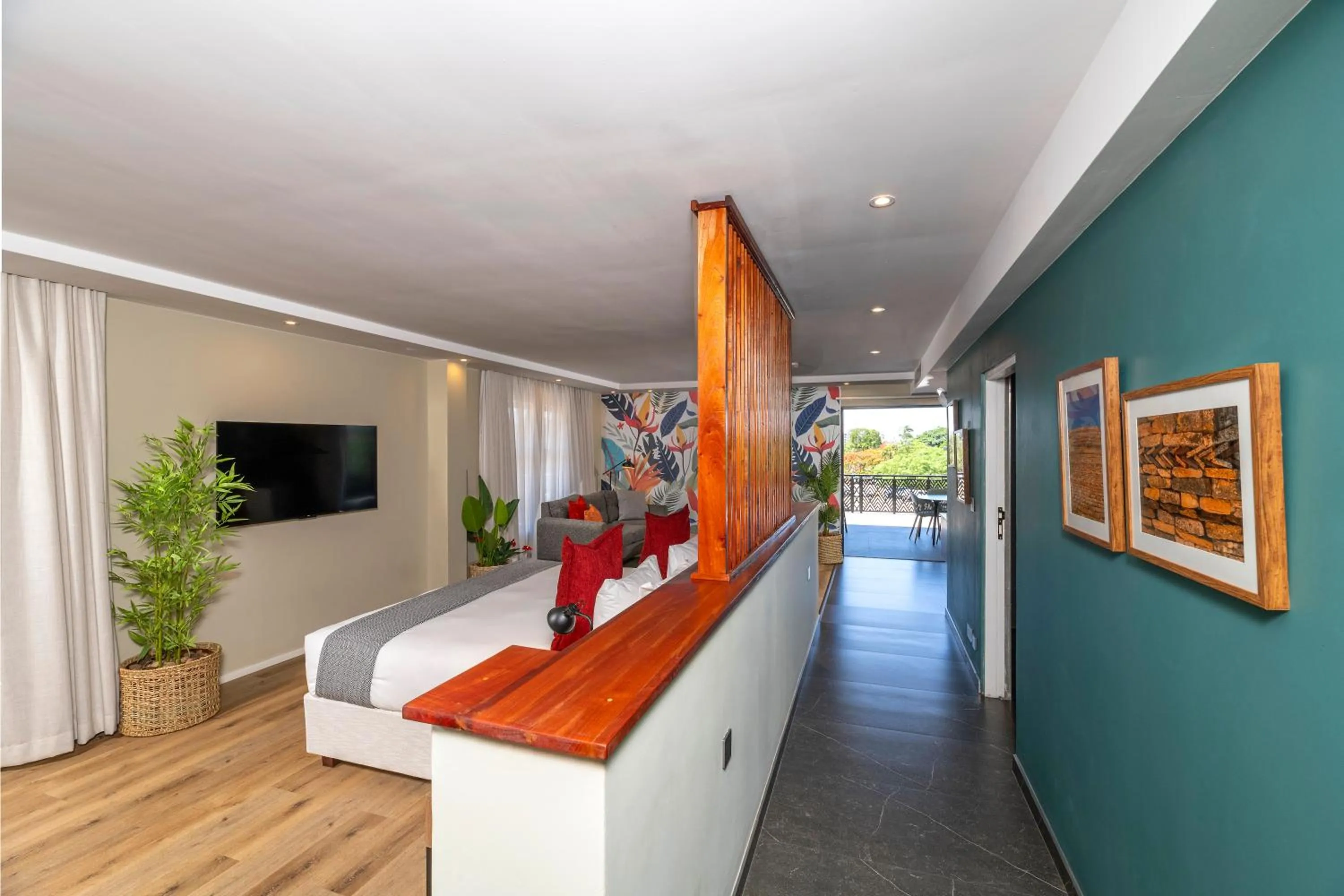 Communal lounge/ TV room in 258 Hotel