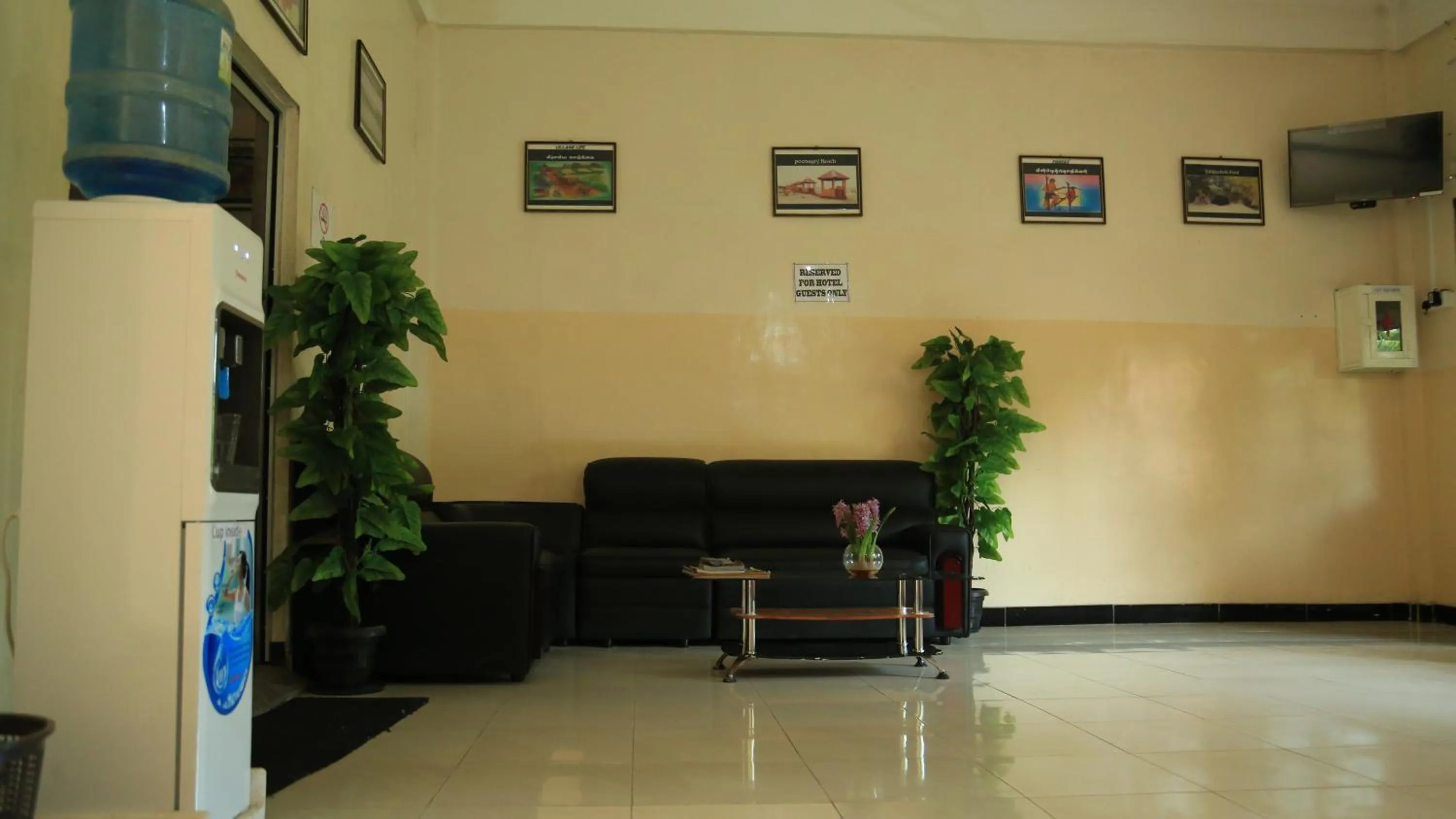 AKR Hotel Kilinochchi