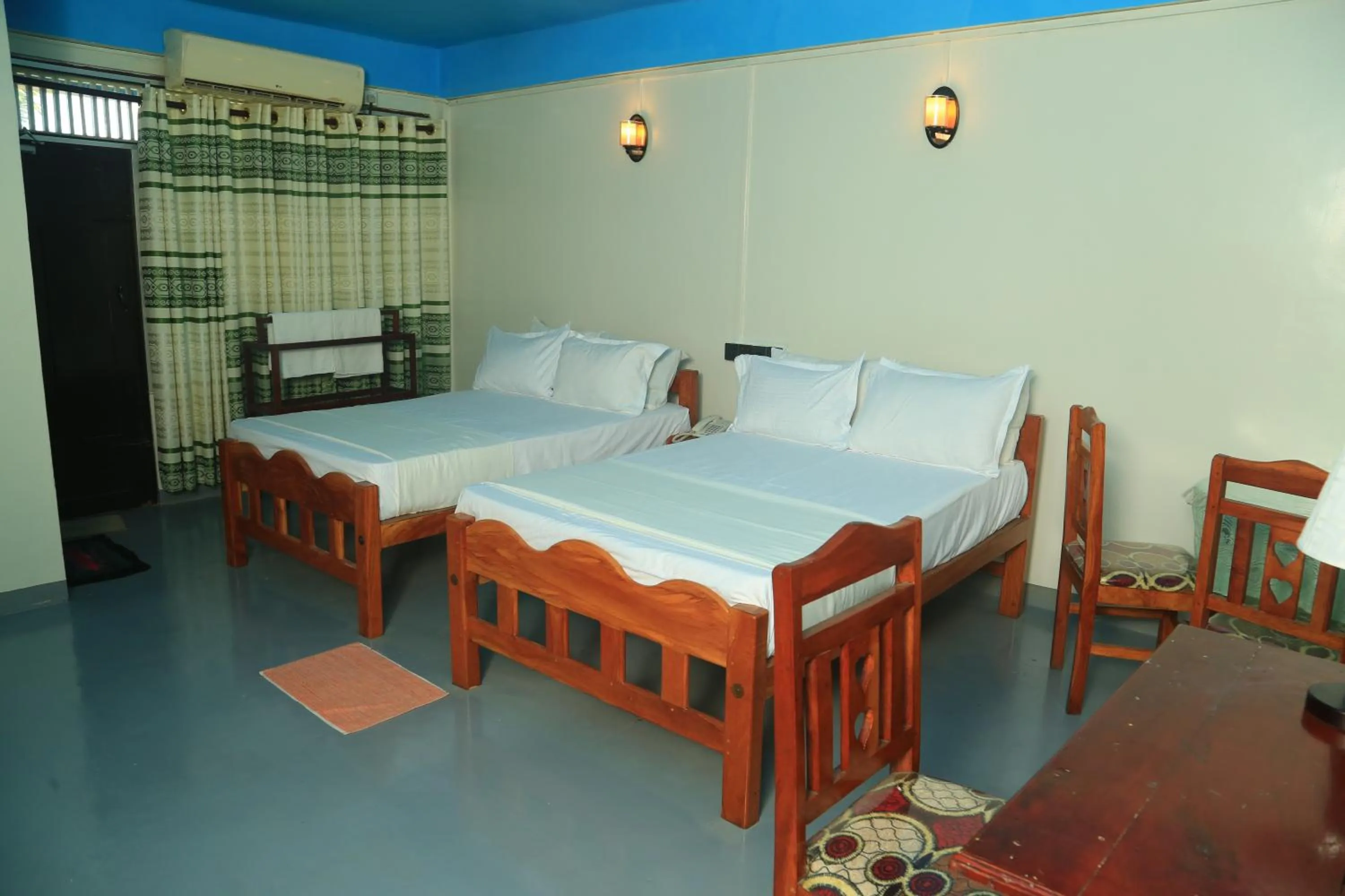Triple Room with Garden View in AKR Hotel Kilinochchi