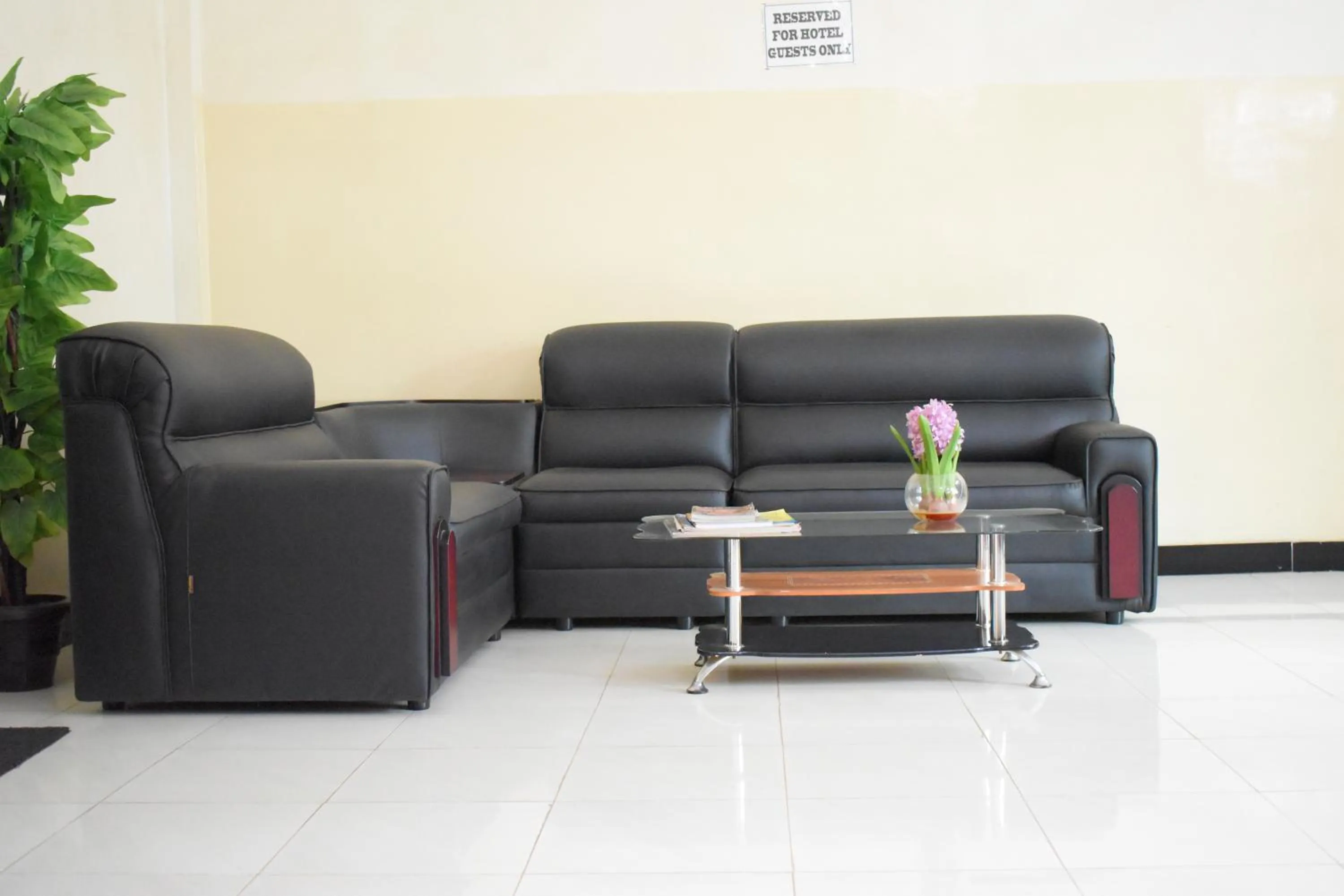 Lounge or bar in AKR Hotel Kilinochchi