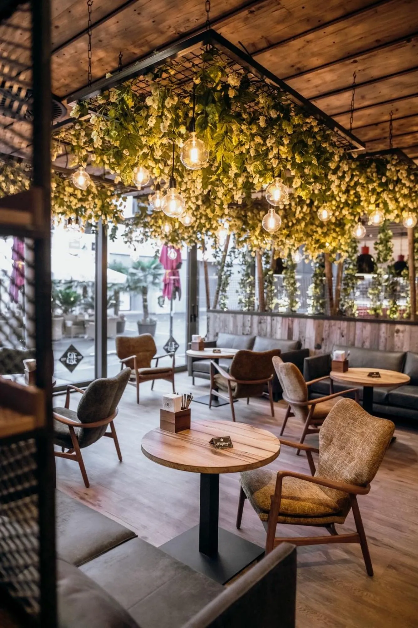 Restaurant/places to eat in AMIA Hotel Singen