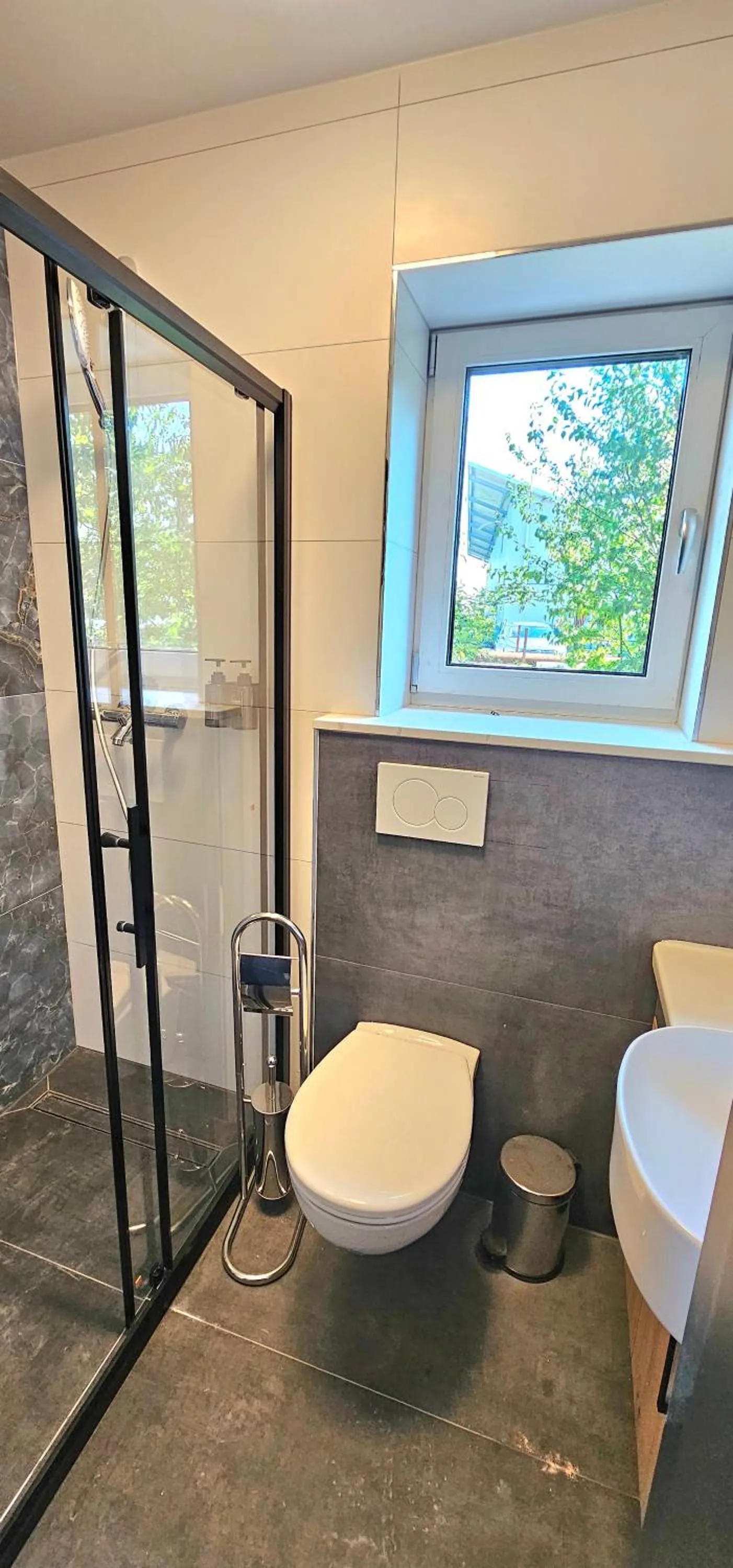 Deluxe Twin Room in Hira Boarding Aparthotel