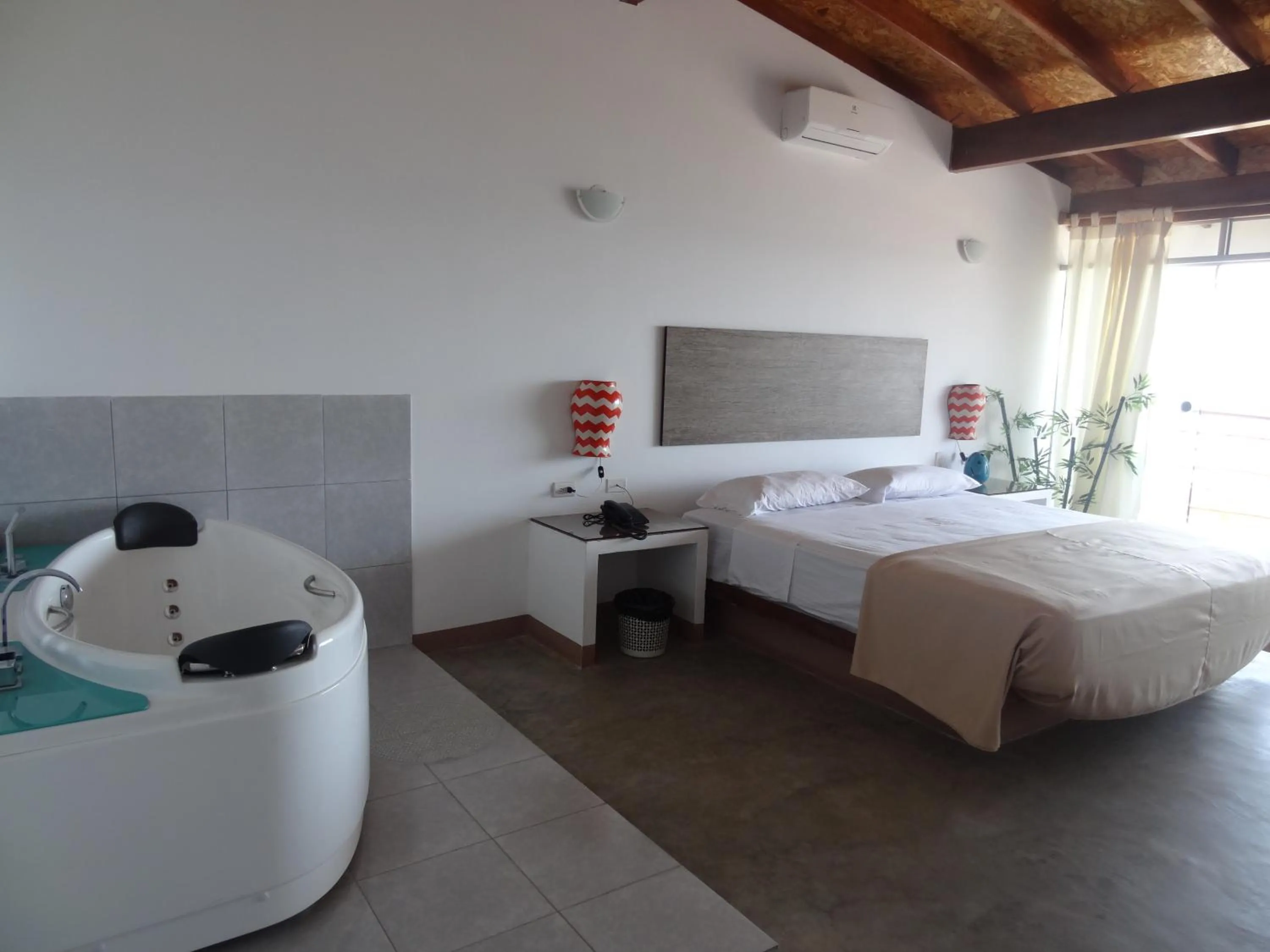 Hot Tub, Bed in Akas Hotel Apartamentos