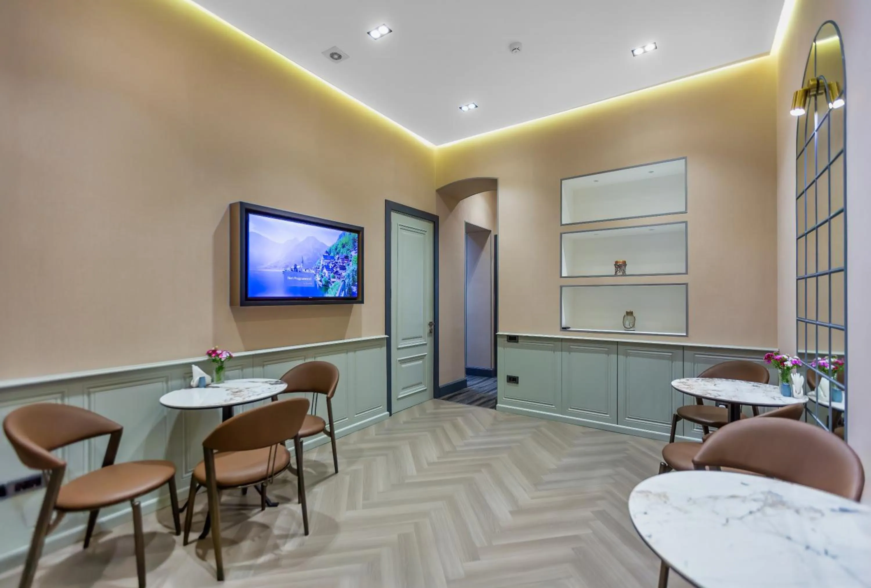 Restaurant/places to eat in Nizami Central Park Hotel