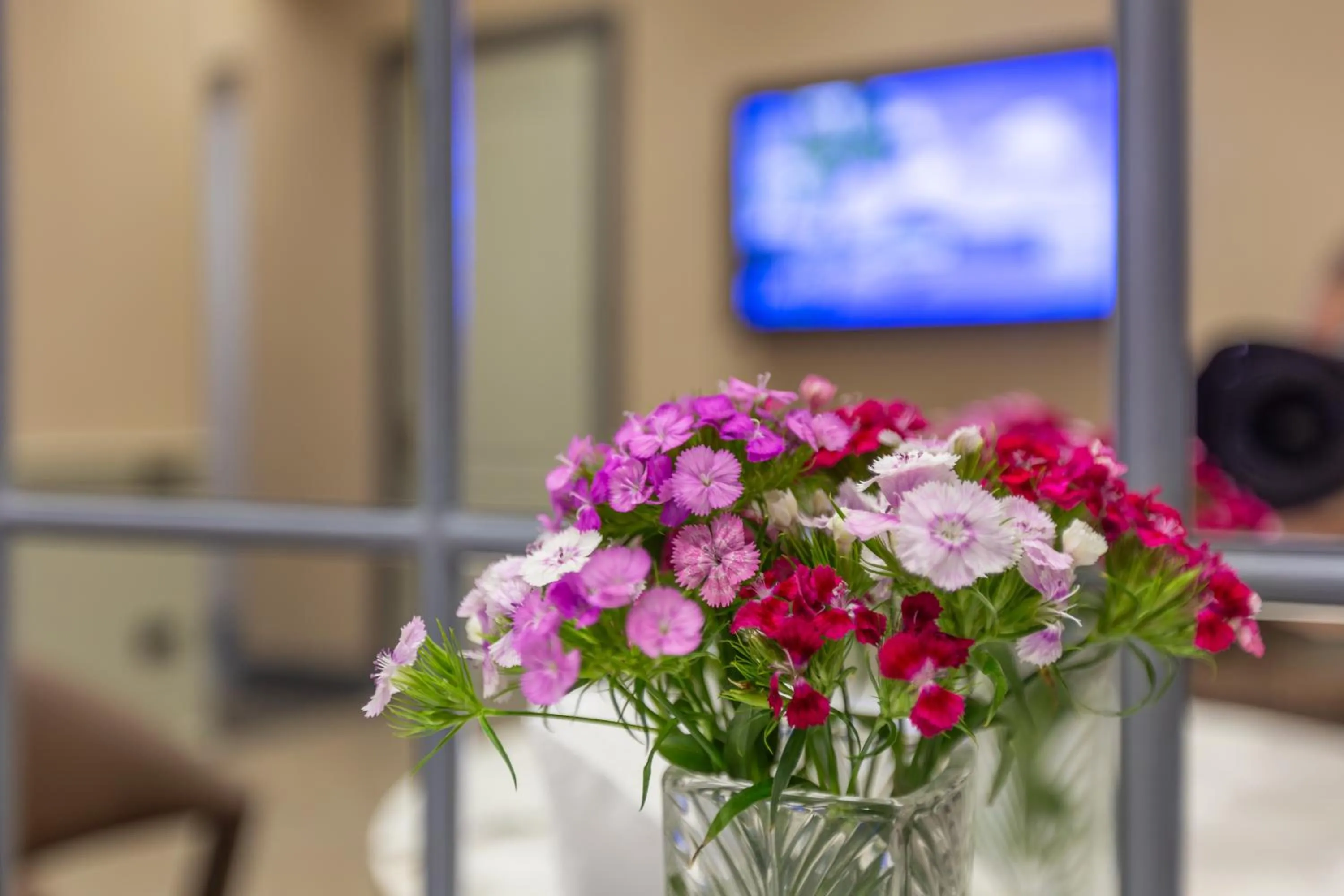 Restaurant/places to eat in Nizami Central Park Hotel