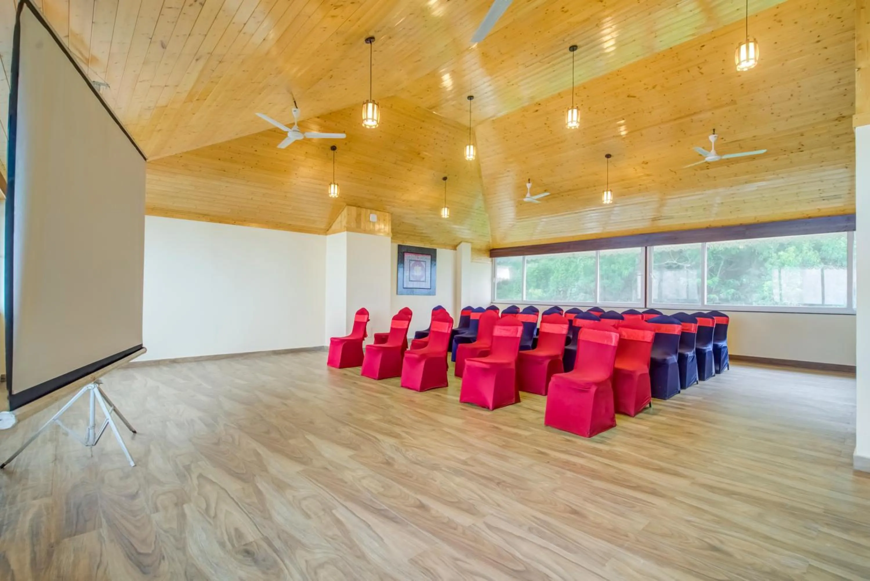 Business facilities in Summit Namnang Courtyard & Spa Near Mg Marg