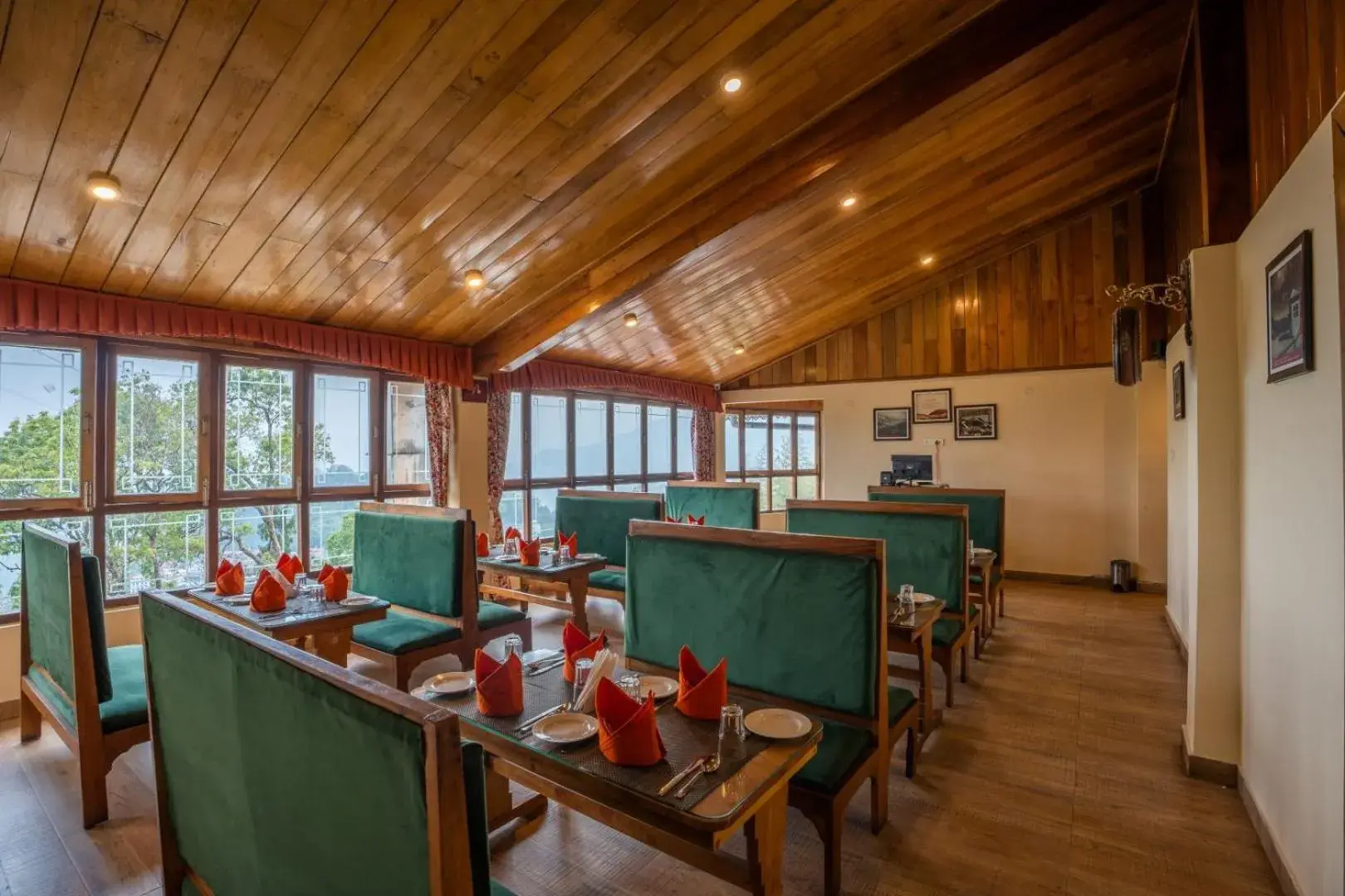 Restaurant/places to eat in Summit Namnang Courtyard & Spa Near Mg Marg Restaurant/places to eat in Summit Namnang Courtyard & Spa Near Mg Marg