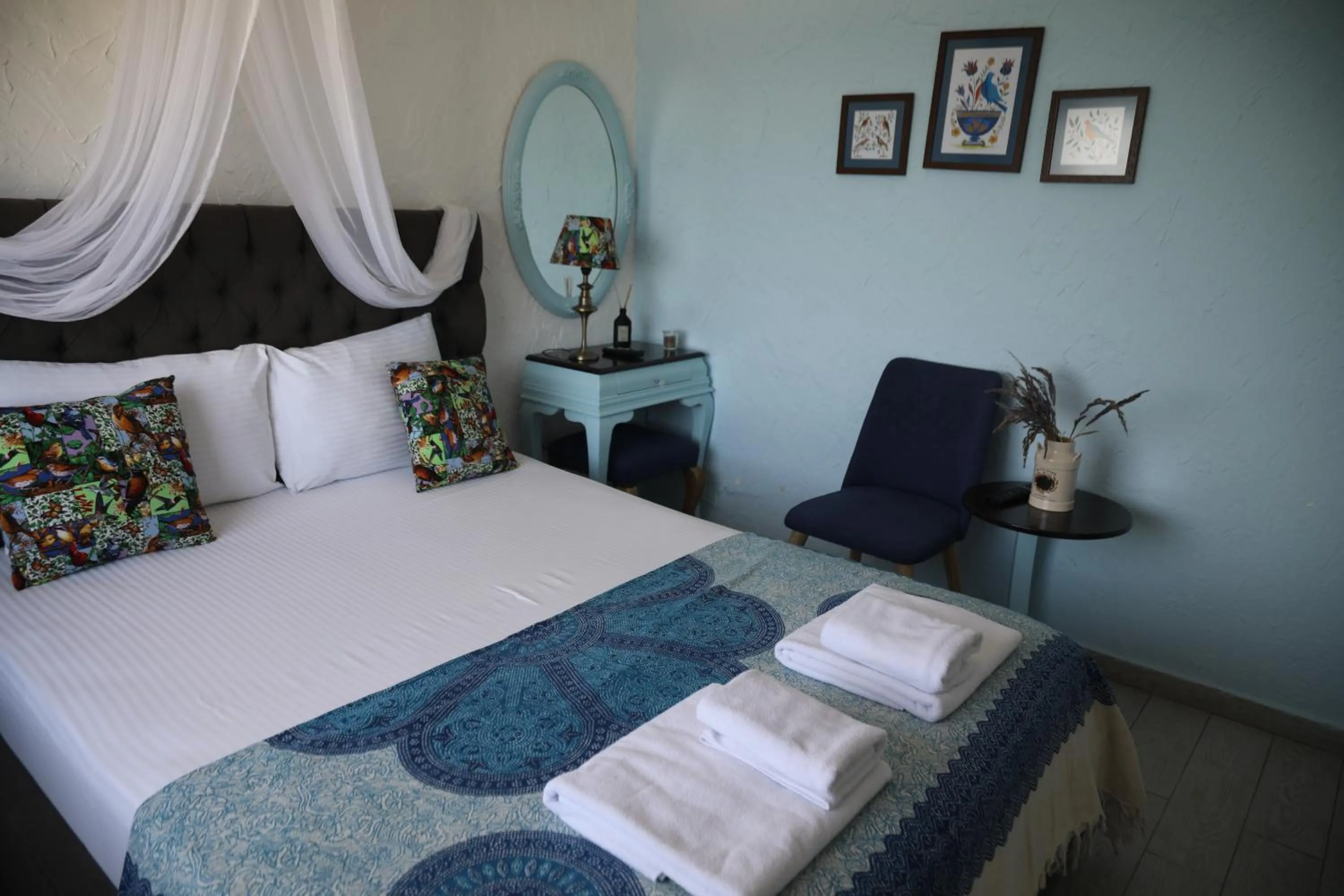 Property building, Bed in Bambu Urla Otel